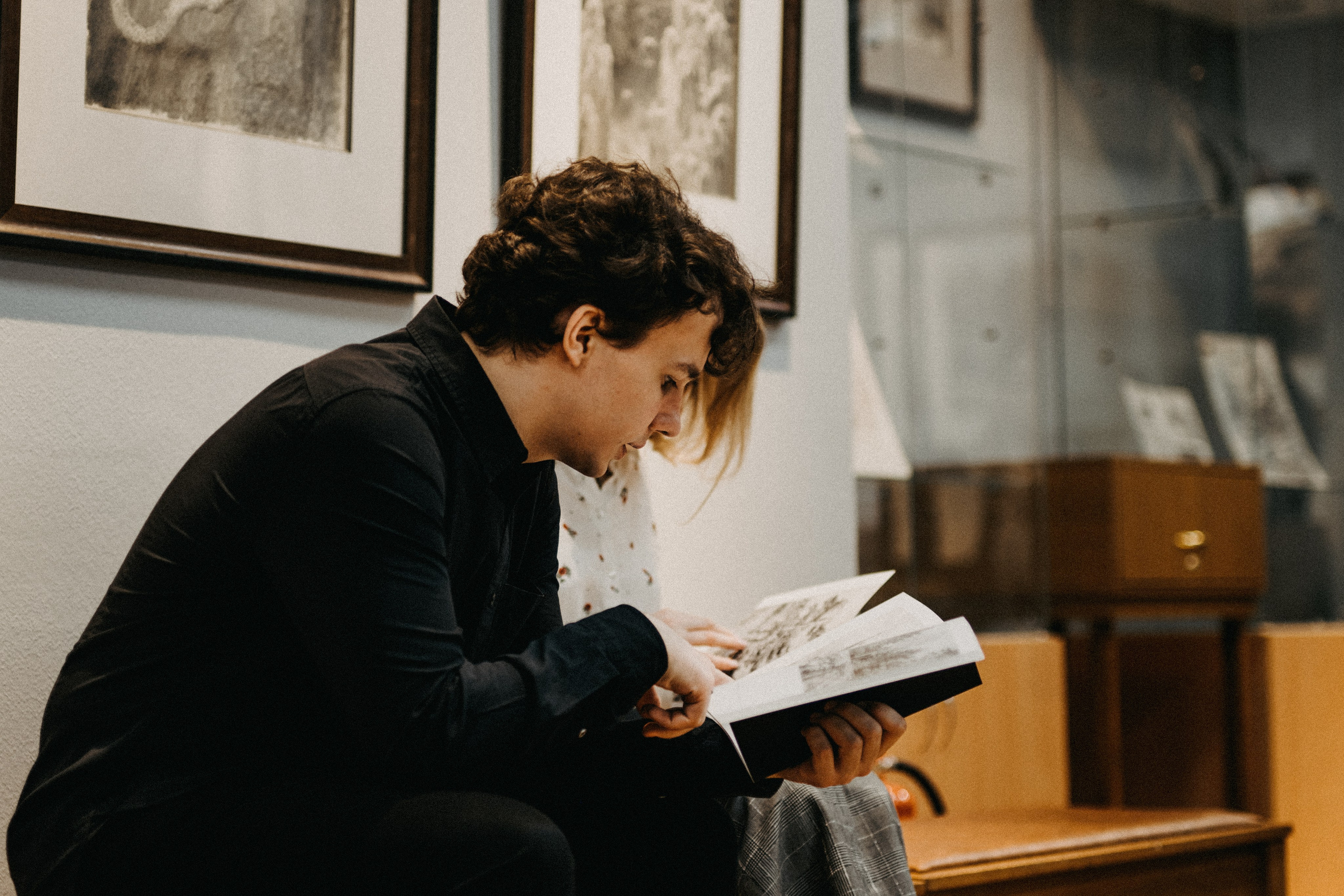 ГРАФИЧЕСКИЙ ВАВИЛОН Геннадия Овчаренко. Reportage, architectural, fine art photographer Lena Melnikova in Moscow