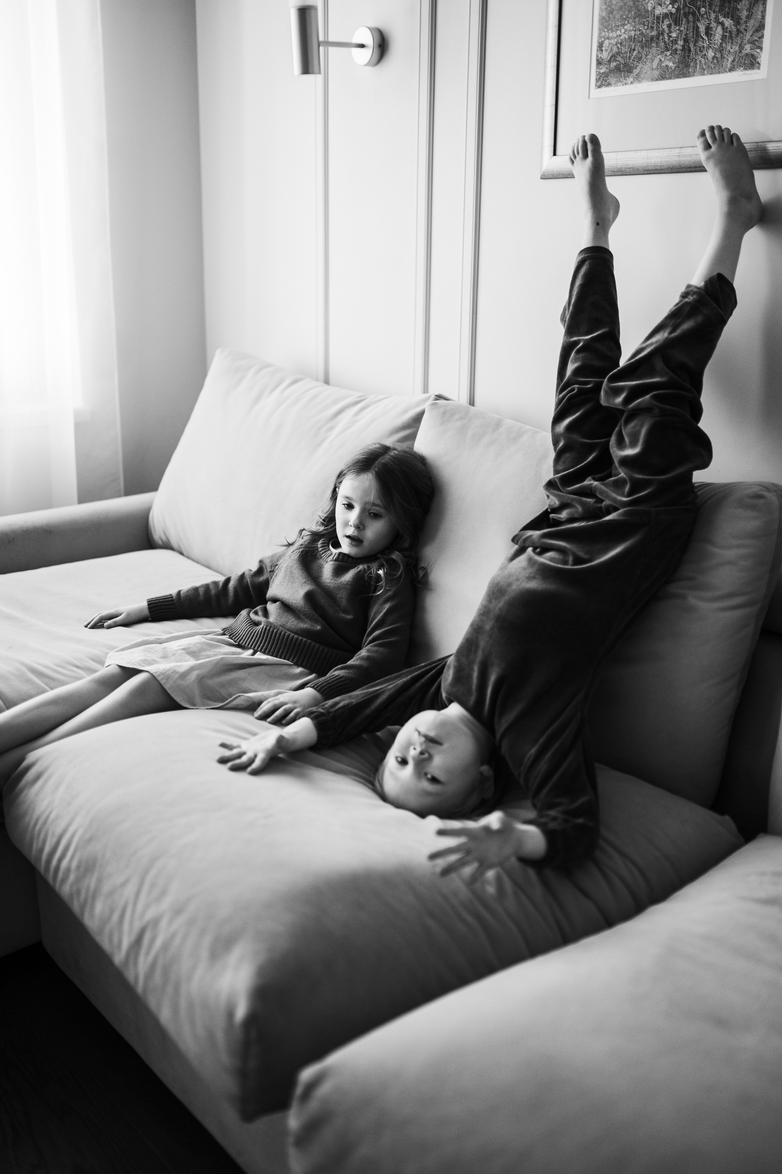 Валентин, Ирина, Евсей, Кира и Агата дома. Семейный и свадебный lifestyle-фотограф в Москве Мария Петрова