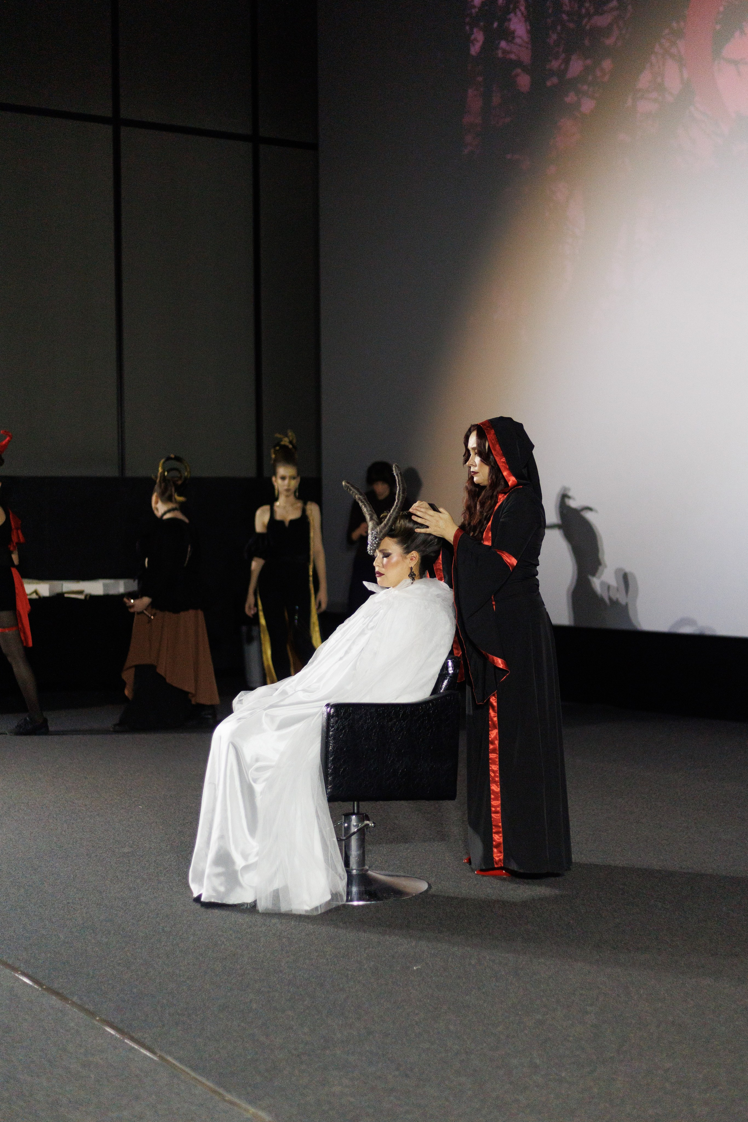 ФЭШН КОНФА. СВОИ. ФОТООТЧЕТЫ-СОБЫТИЯ-МЕСТА