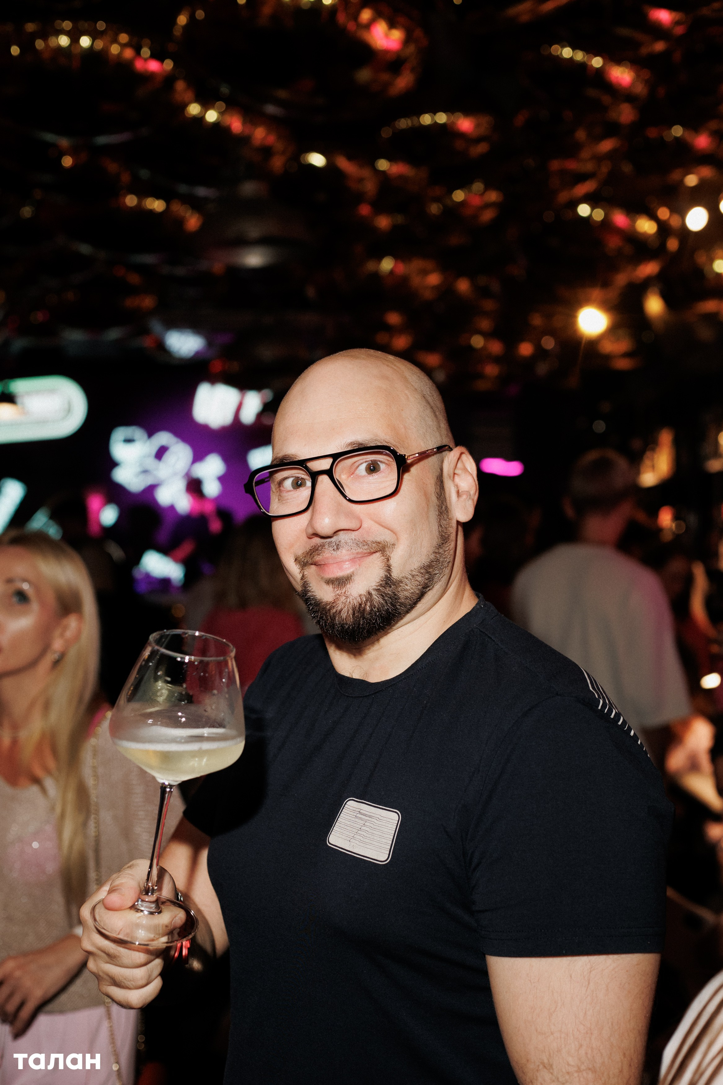 ВИНОТЕКА [бар+магаз] — BIRTHDAY PARTY. СВОИ. ФОТООТЧЕТЫ-СОБЫТИЯ-МЕСТА