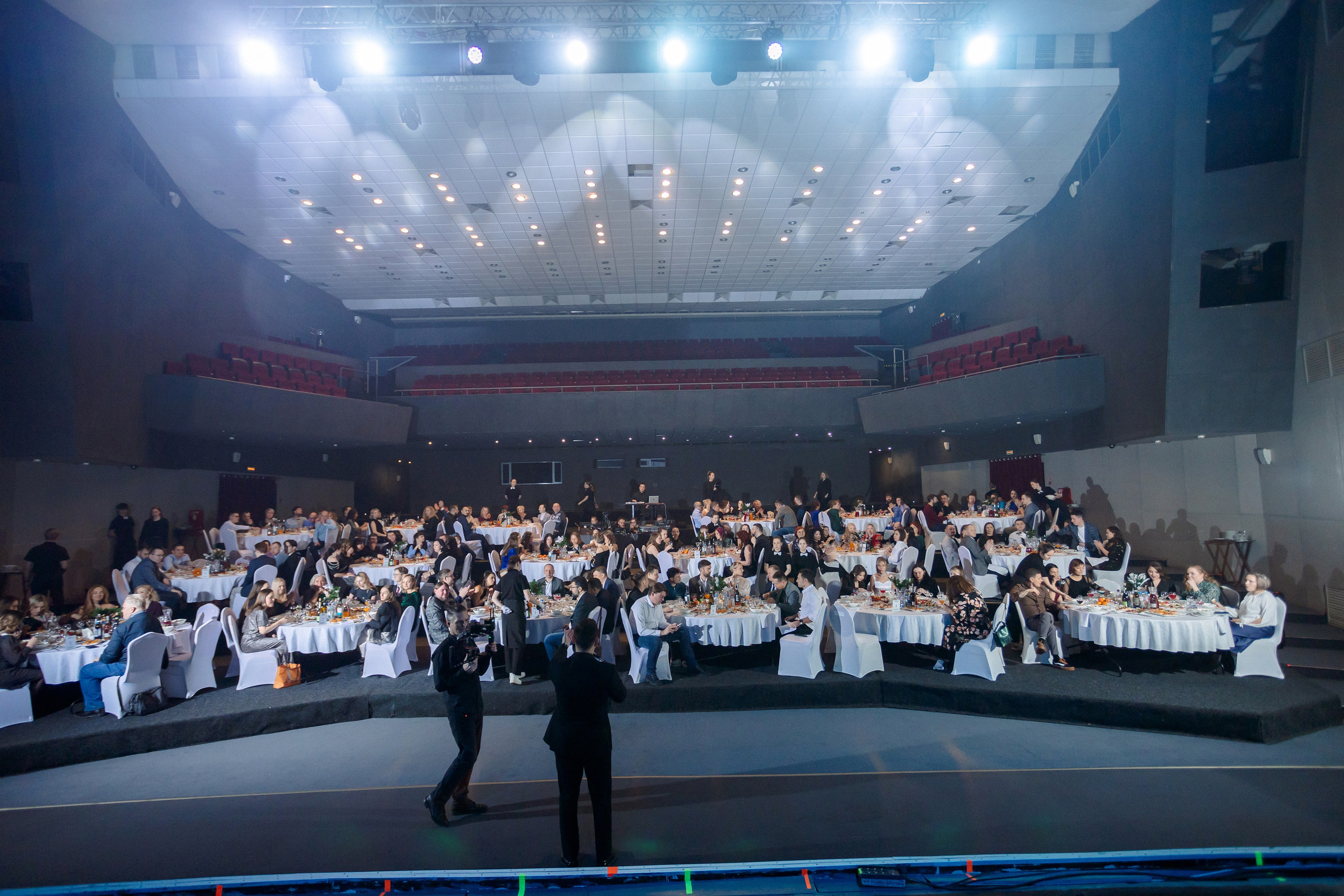 РЕПОРТАЖ: НОВЫЙ ГОД В ДК МЕТАЛЛУРГ. Профессиональный фотограф в Ижевске Леша Петров