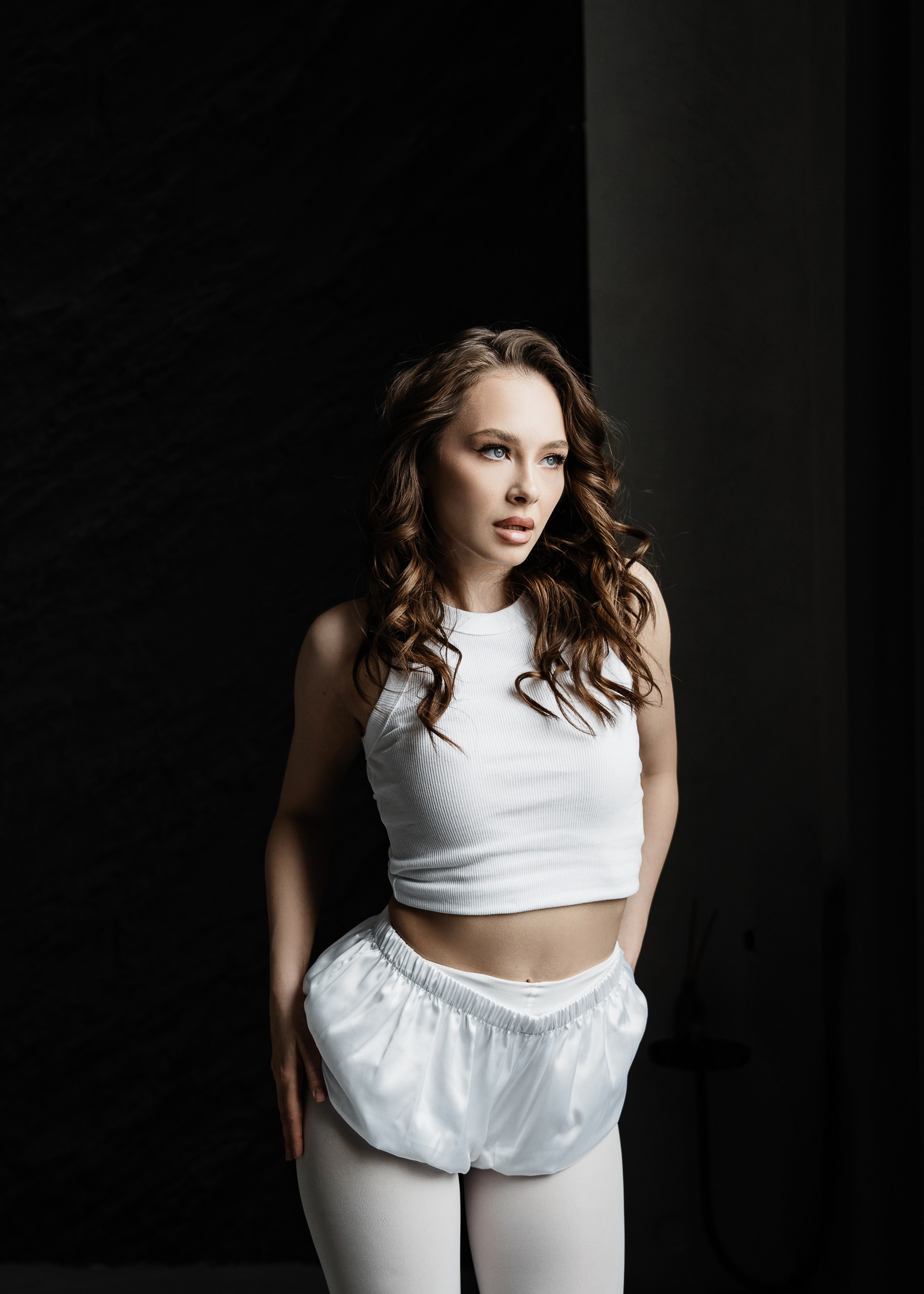 АНЯ. Женский портрет