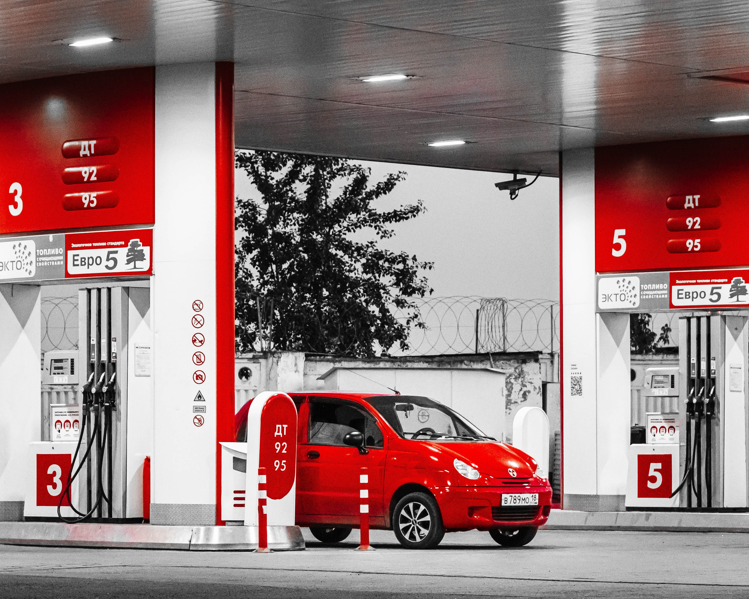 RED. Красный и точка. Олег Романов. Мастер фото по спорту