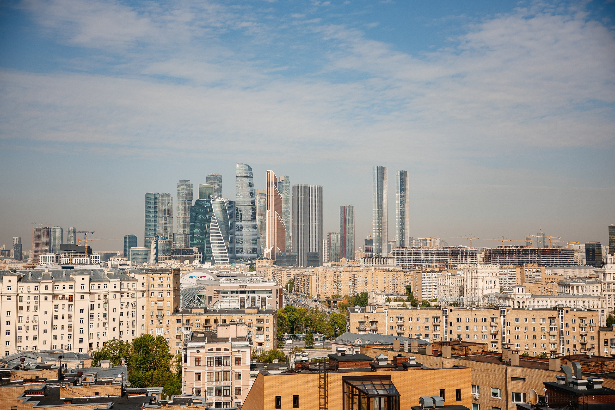 Романтическая прогулка на крыше. Свадебный и семейный фотограф в Москве Красинская Мария