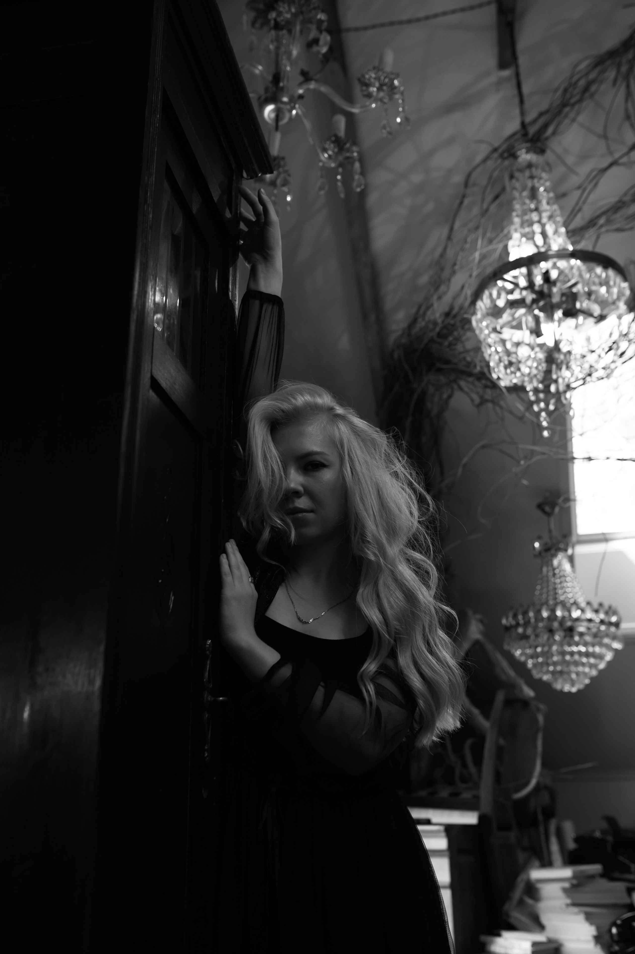 Катя. Заброшенный чердак. Фотограф Марина Росси