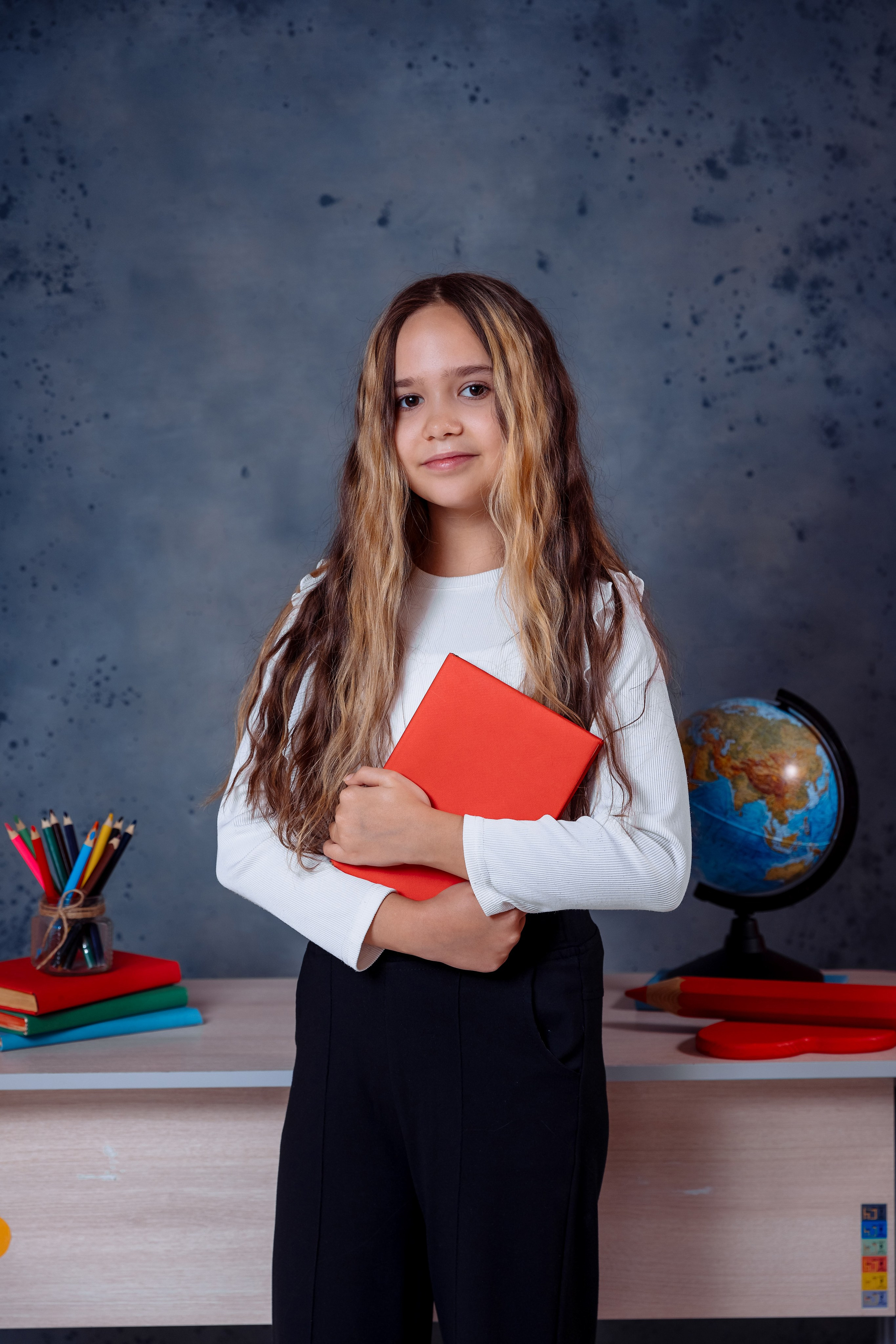 Начальные классы. Выпускные школьные фото­альбомы для школ и детских садов в Волгограде и Волжском