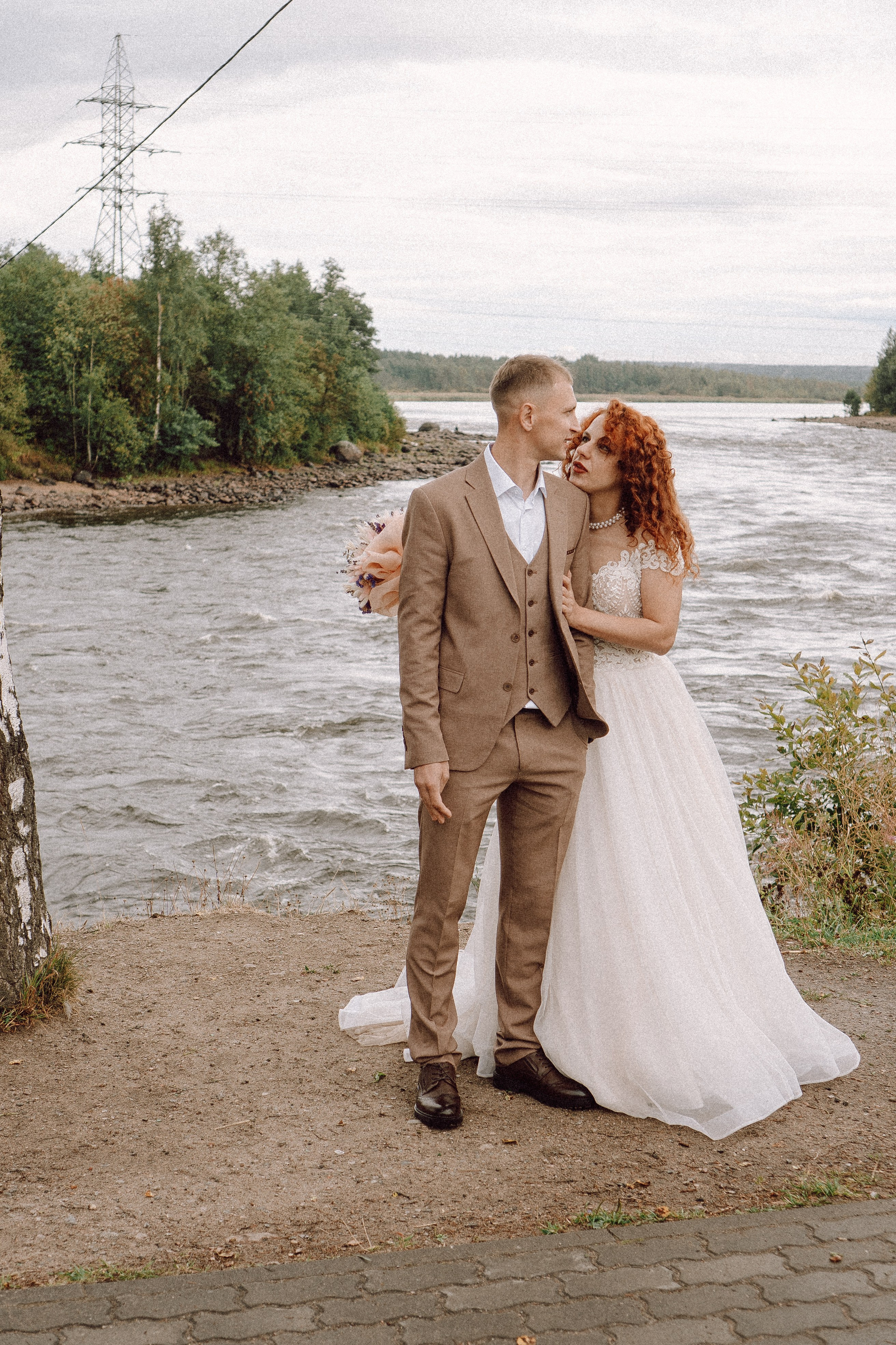 СВАДЕБНАЯ ФОТОСЕССИИЯ ПАРЫ В ГОРОДЕ ПРИОЗЕРСК В СОСНОВОМ ЛЕСУ И С ПИКАПОМ. Профессиональный фотограф, Санкт-Петербург — Виктория Богомолова