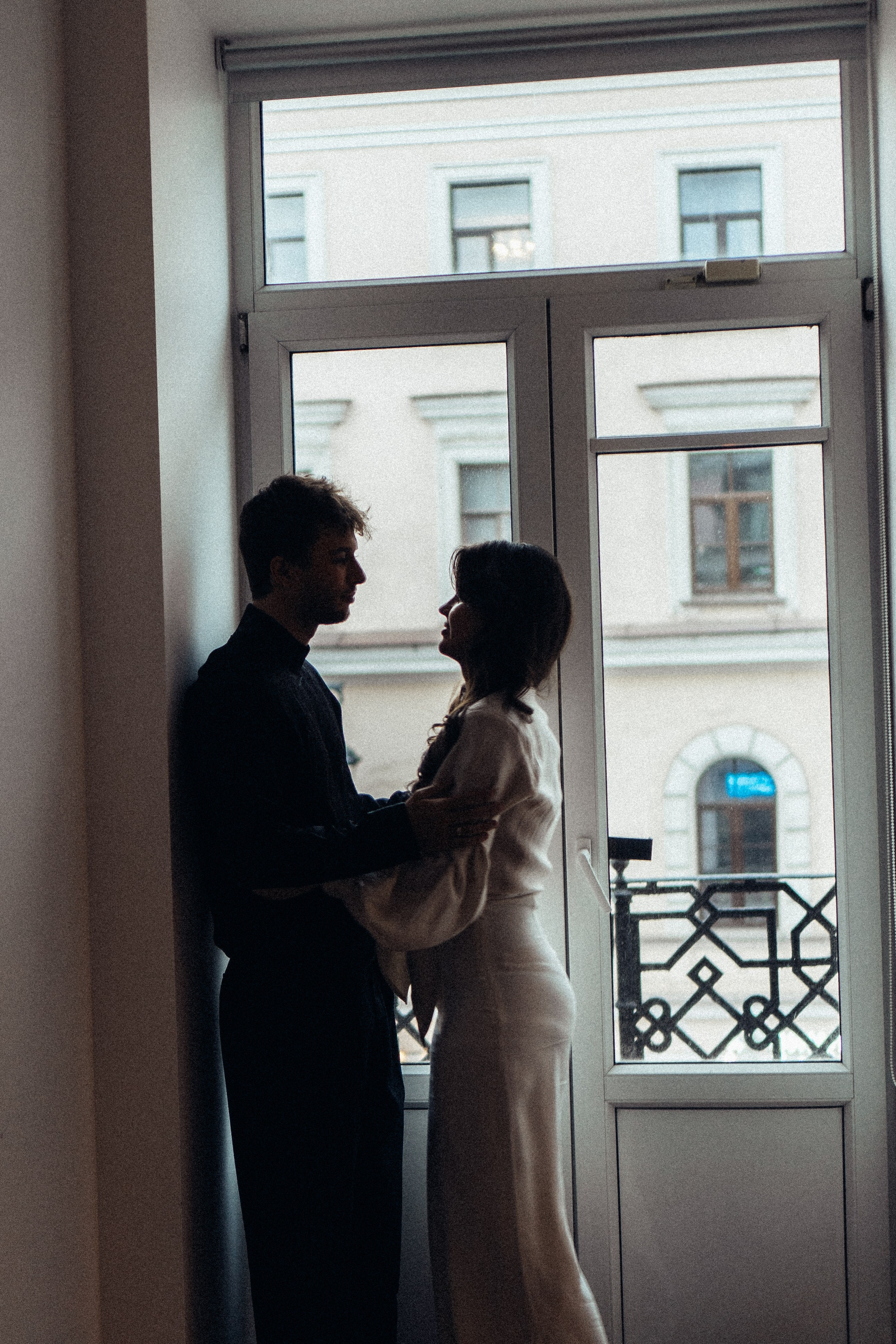 УТРО ЖЕНИХА И НЕВЕСТЫ В ПИТЕРСКОЙ КВАРТИРЕ И СЬЕМКА С СВАДЕБНЫХ ОБРАЗАХ. Профессиональный фотограф, Санкт-Петербург — Виктория Богомолова