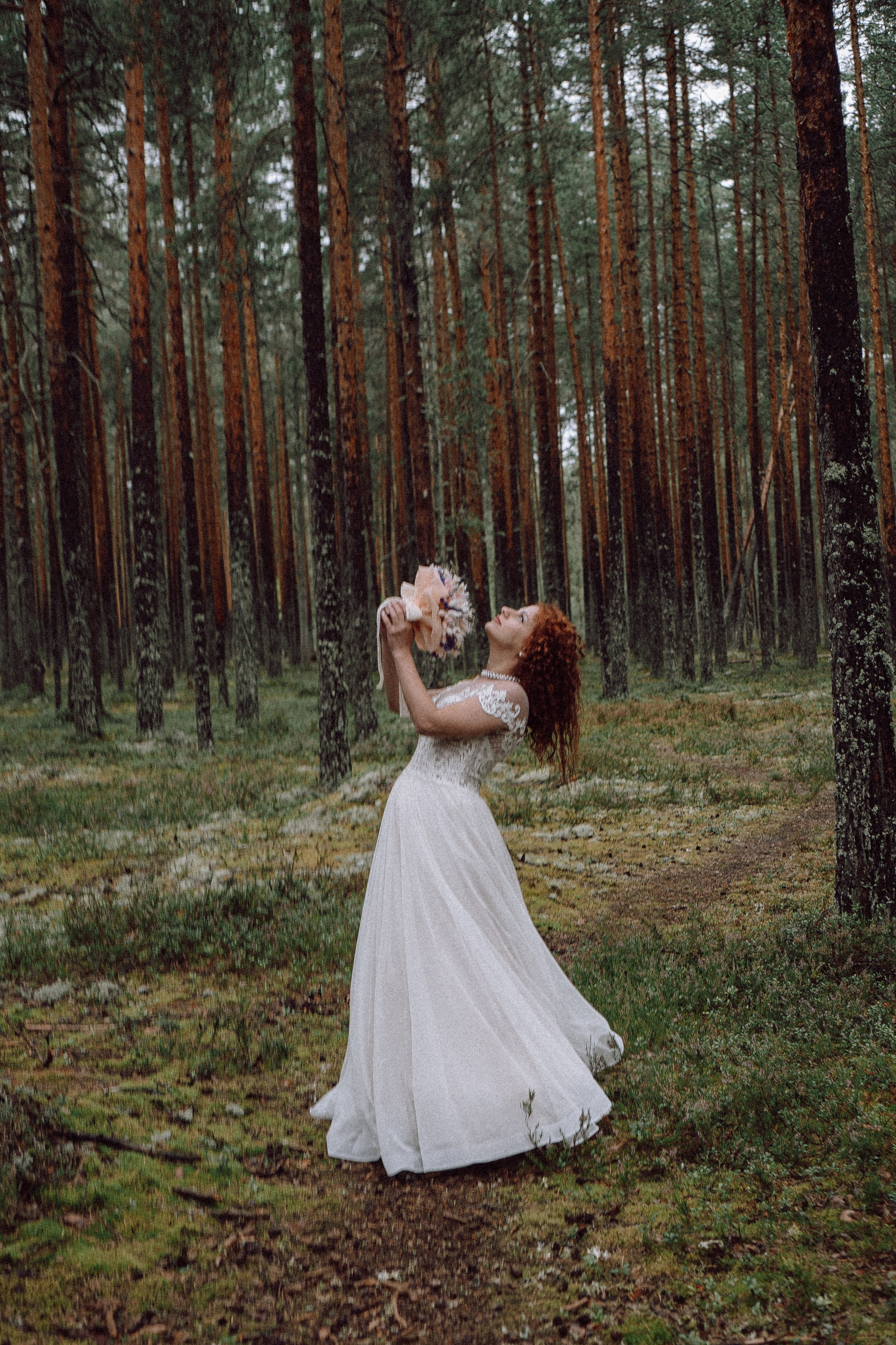 СВАДЕБНАЯ ФОТОСЕССИИЯ ПАРЫ В ГОРОДЕ ПРИОЗЕРСК В СОСНОВОМ ЛЕСУ И С ПИКАПОМ. Профессиональный фотограф, Санкт-Петербург — Виктория Богомолова