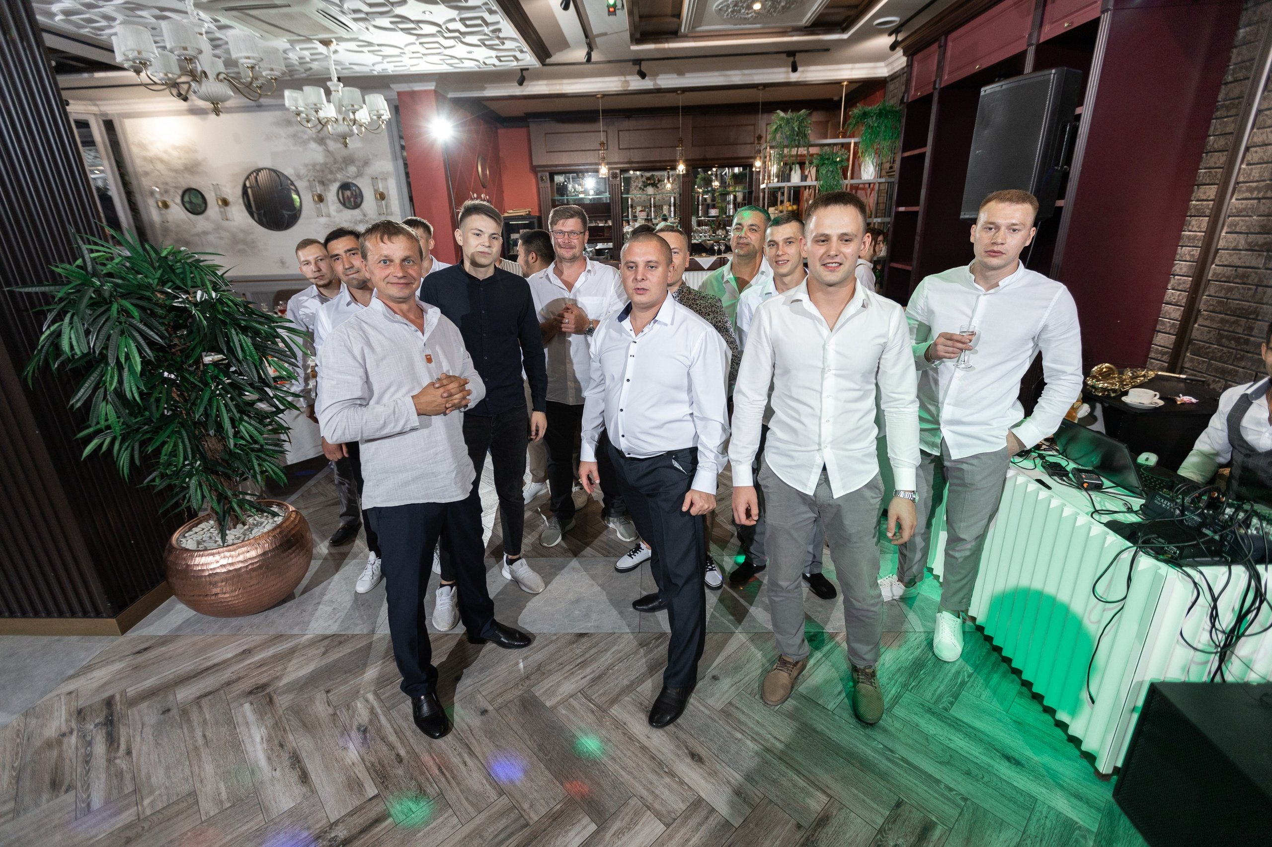 Свадебный фотограф Уфа — Руслан ГабдлисламовЖивые эмоции, красивые кадры, воспоминания на всю жизнь.Работаю по всей Республике Башкортоста. Свадебный фотограф Уфа Руслан Габдлисламов