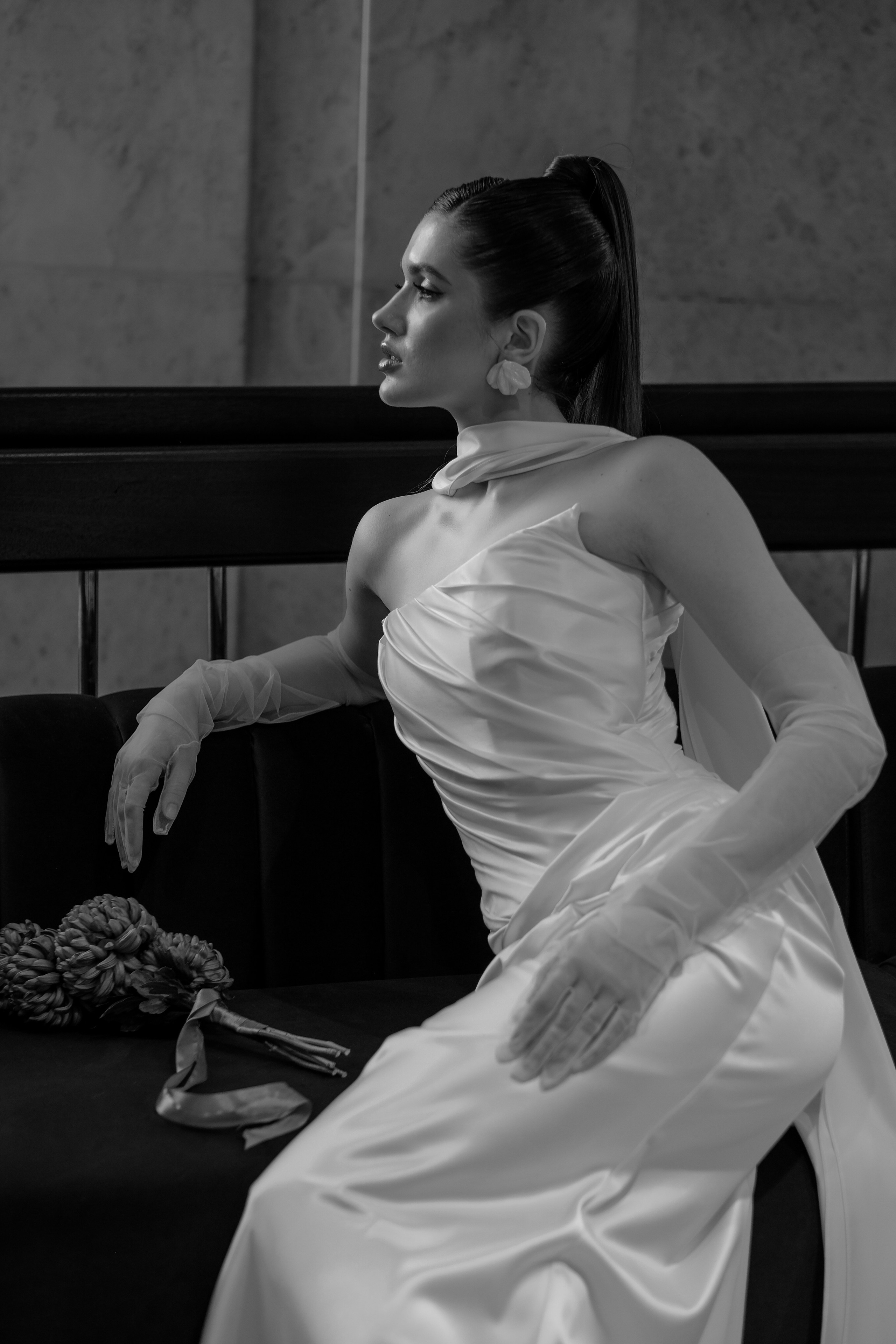 Свадебная фотосессия в театре драмы имени Наума Орлова. Свадебный фотограф в Челябинске Сырчикова Наталья