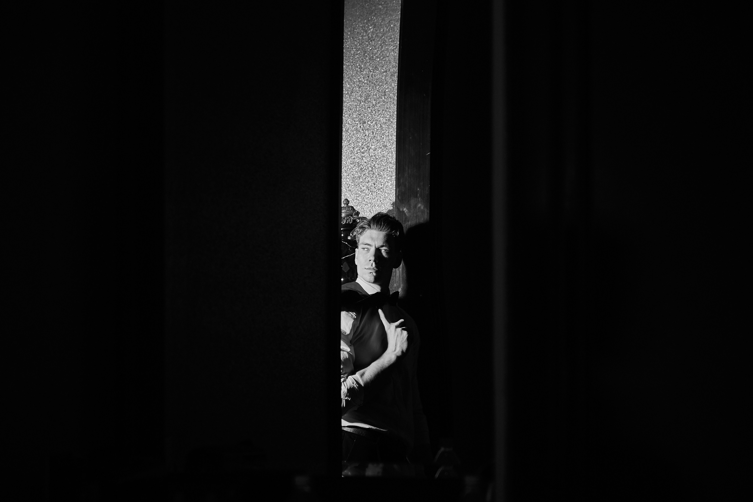 Вадим и Алина. Сборы в отеле St Regis. Свадебный фотограф в Москве и Подмосковье