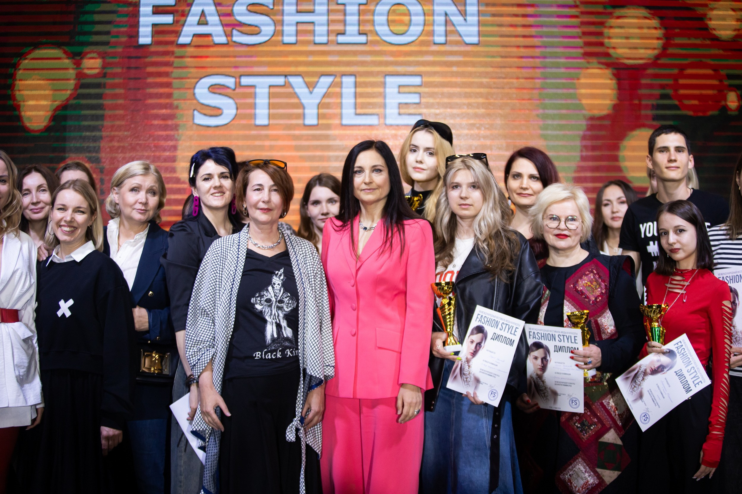 Фестиваль моды и красоты Fashion Style (17 мая 2025). Репортажный фотограф Алексей Пирязев