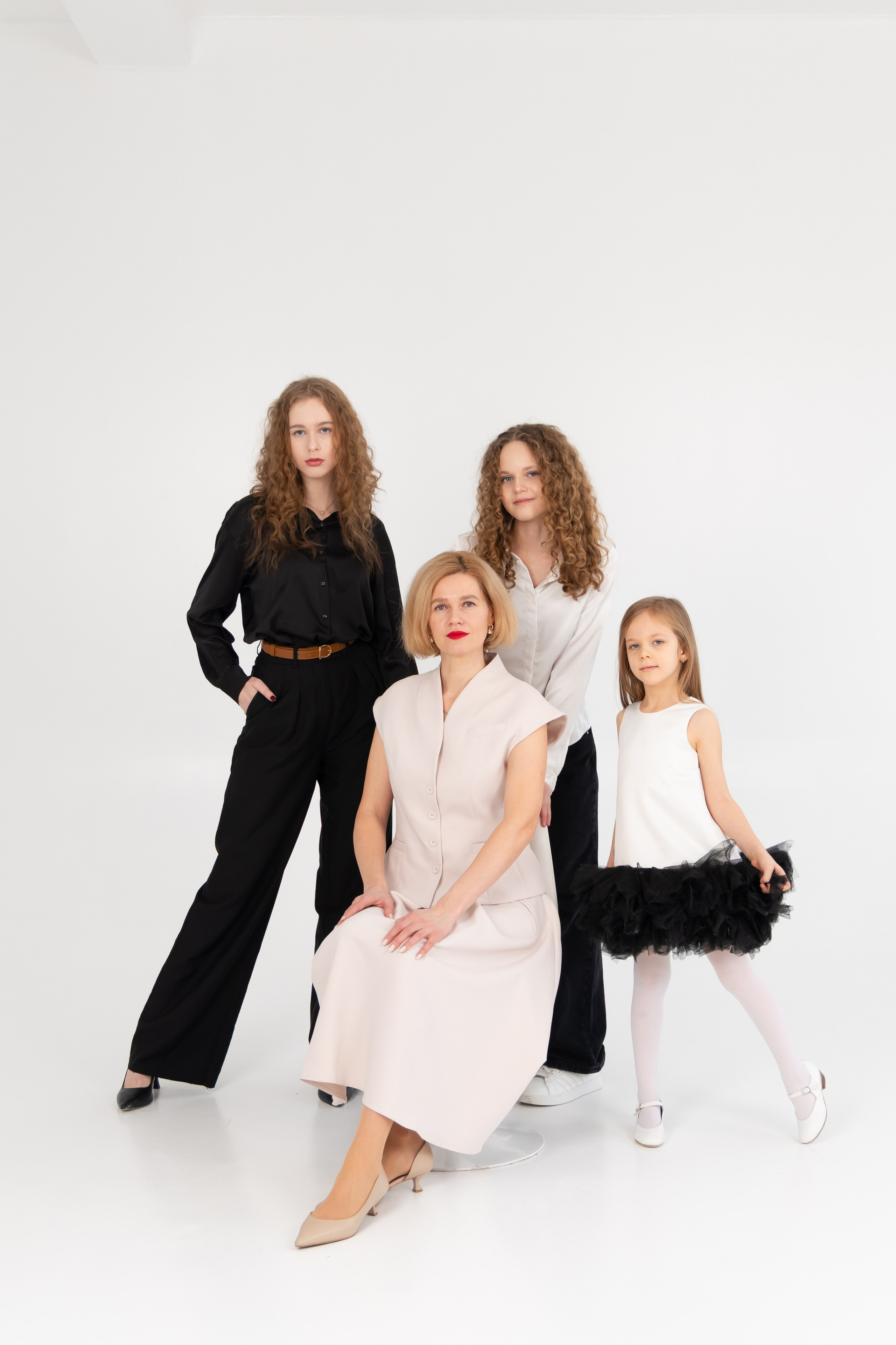 Давыдовых много не бывает! Семейная фотосессия в студии. Фотограф в Екатеринбурге Пойгина Елена