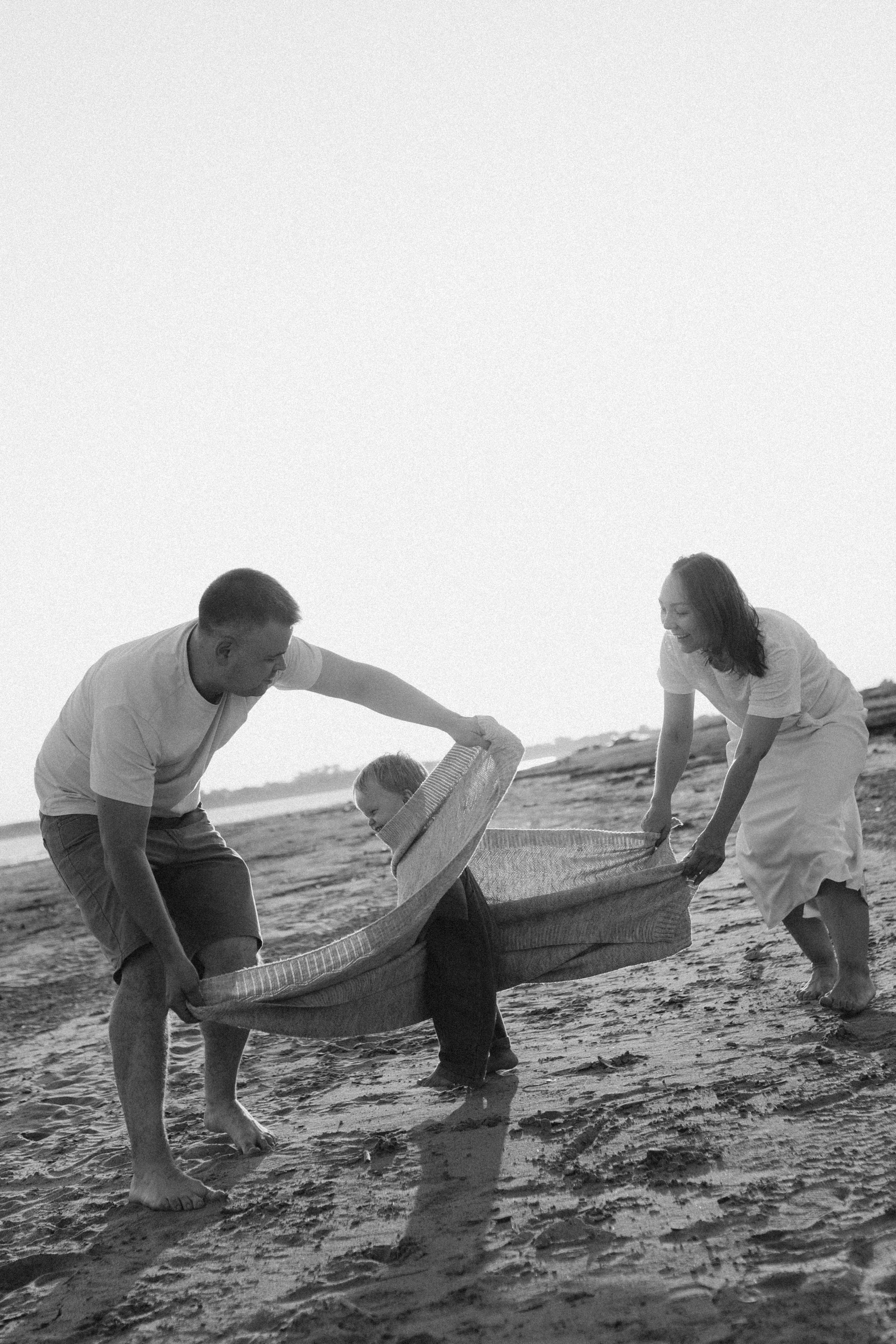 Трое у реки, не считая фотографа. Семейный фотограф в Краснодаре Яна Морева