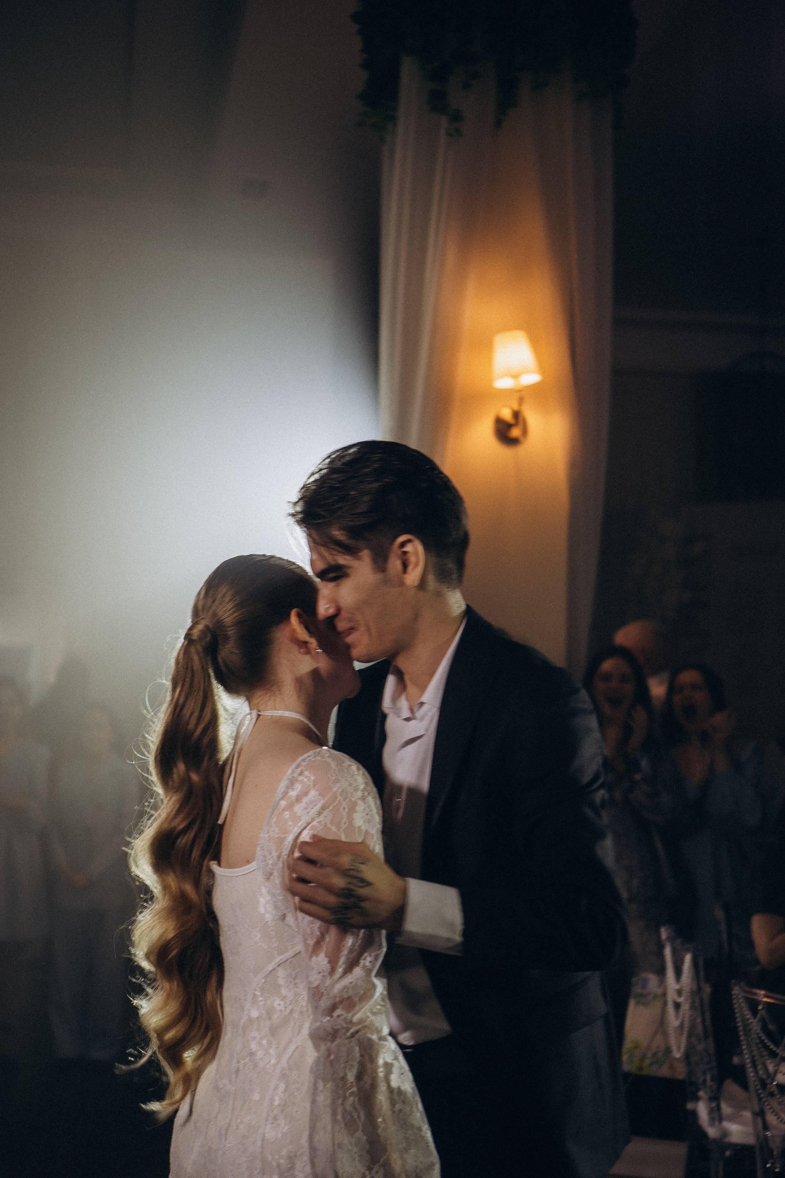 СВАДЕБНАЯ СЬЕМКА СБОРОВ В ОТЕЛЕ И ВЫЕЗД НА ЦЕРЕМОНИЮ (СНЯТО В СИБИРЕ В НИЖНЕВАРТОВСКЕ). Профессиональный фотограф, Санкт-Петербург — Виктория Богомолова