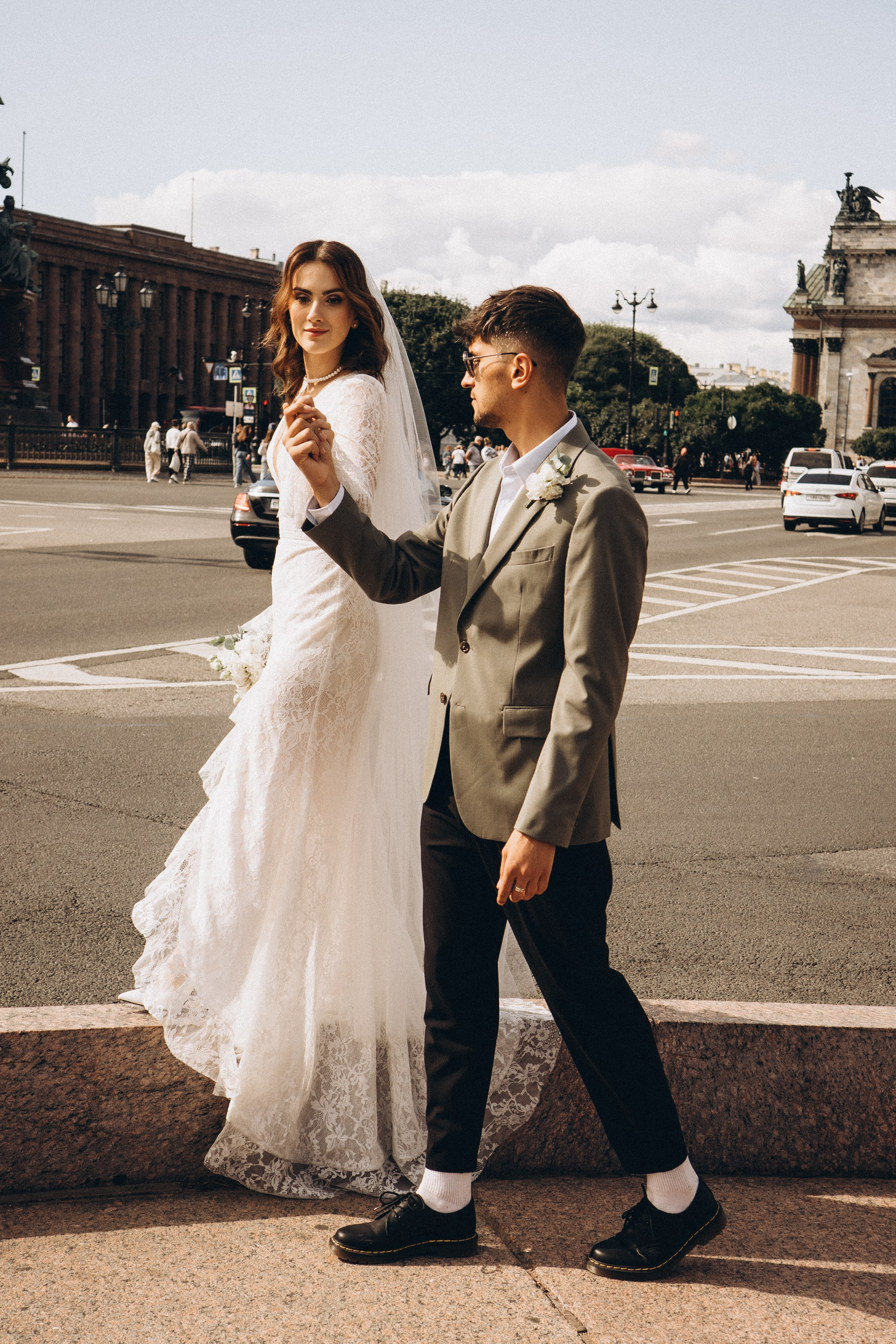 СВАДЕБНАЯ ПРОГУЛКА ВОЗЕ ИСАИКЕВСКОГО СОБОРА АСТОРИИ И ЗАКОНОДАЛЕТНОГО СОБРАНИЯ. Профессиональный фотограф, Санкт-Петербург — Виктория Богомолова