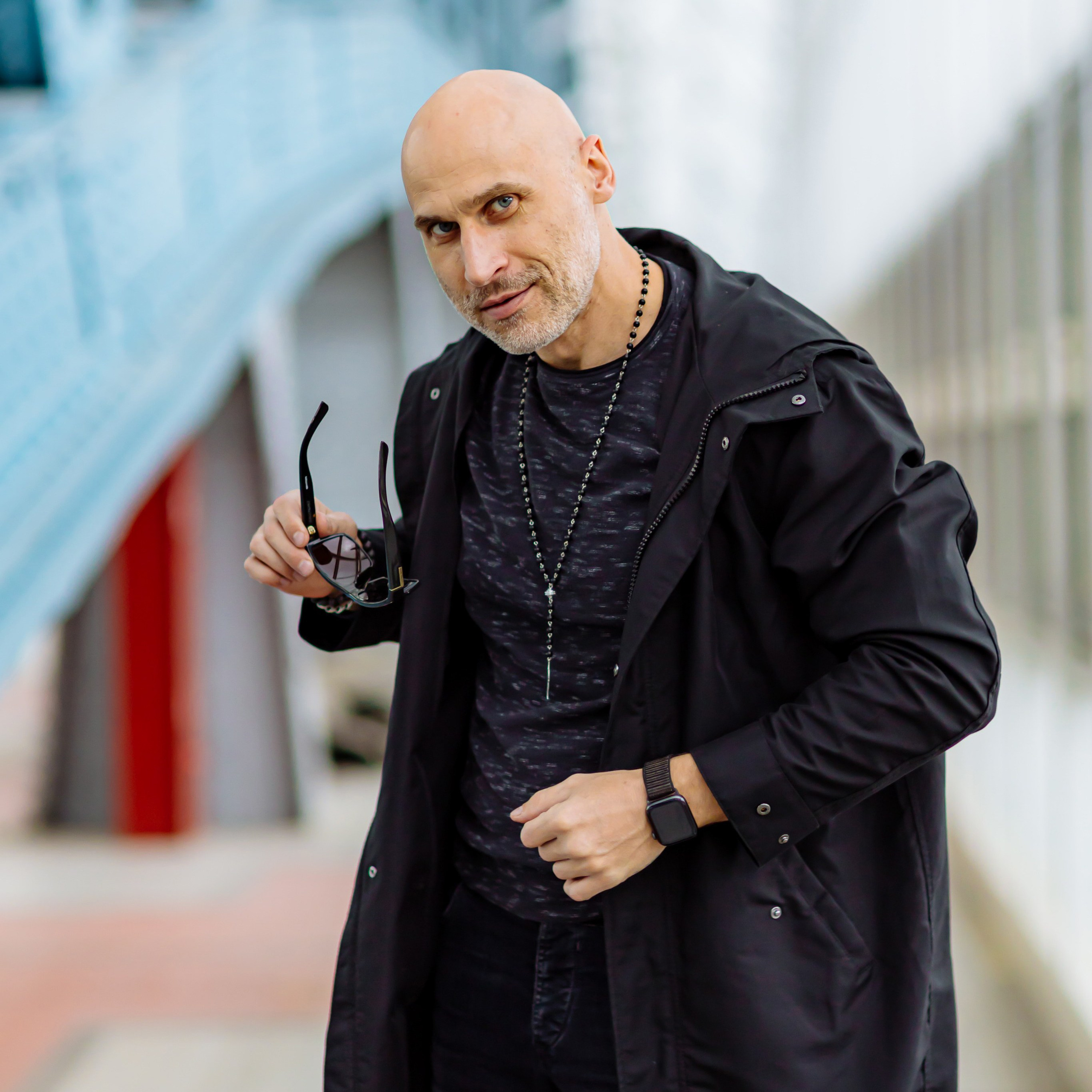 Ведущий на праздник в Москве / Денис Аганин