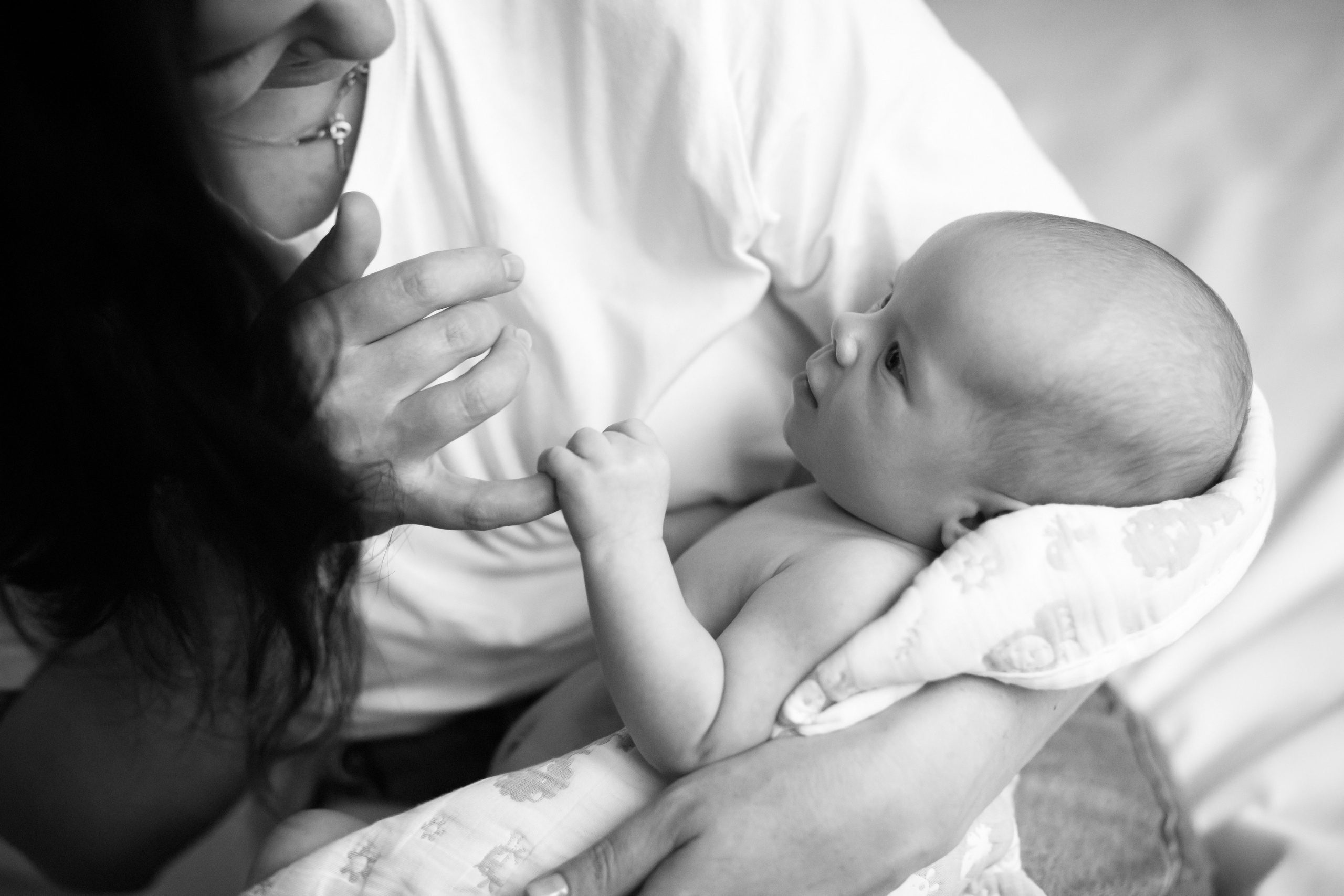 Черно-белая съемка новорожденной. Фотографы в Москве Светлана Устинова и Сергей Грачев