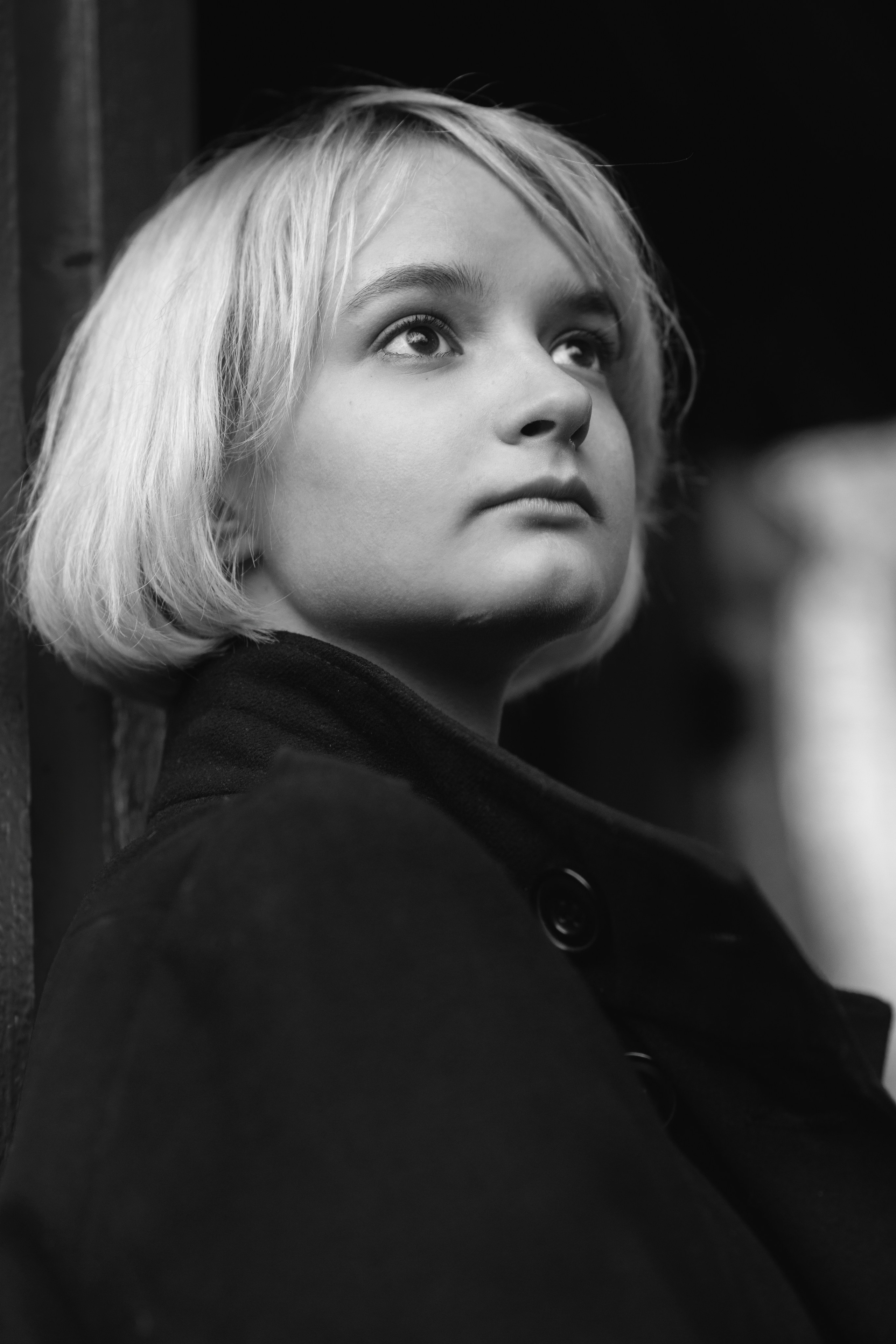 Фотосессия девочки подростка в осеннем саду. Главная