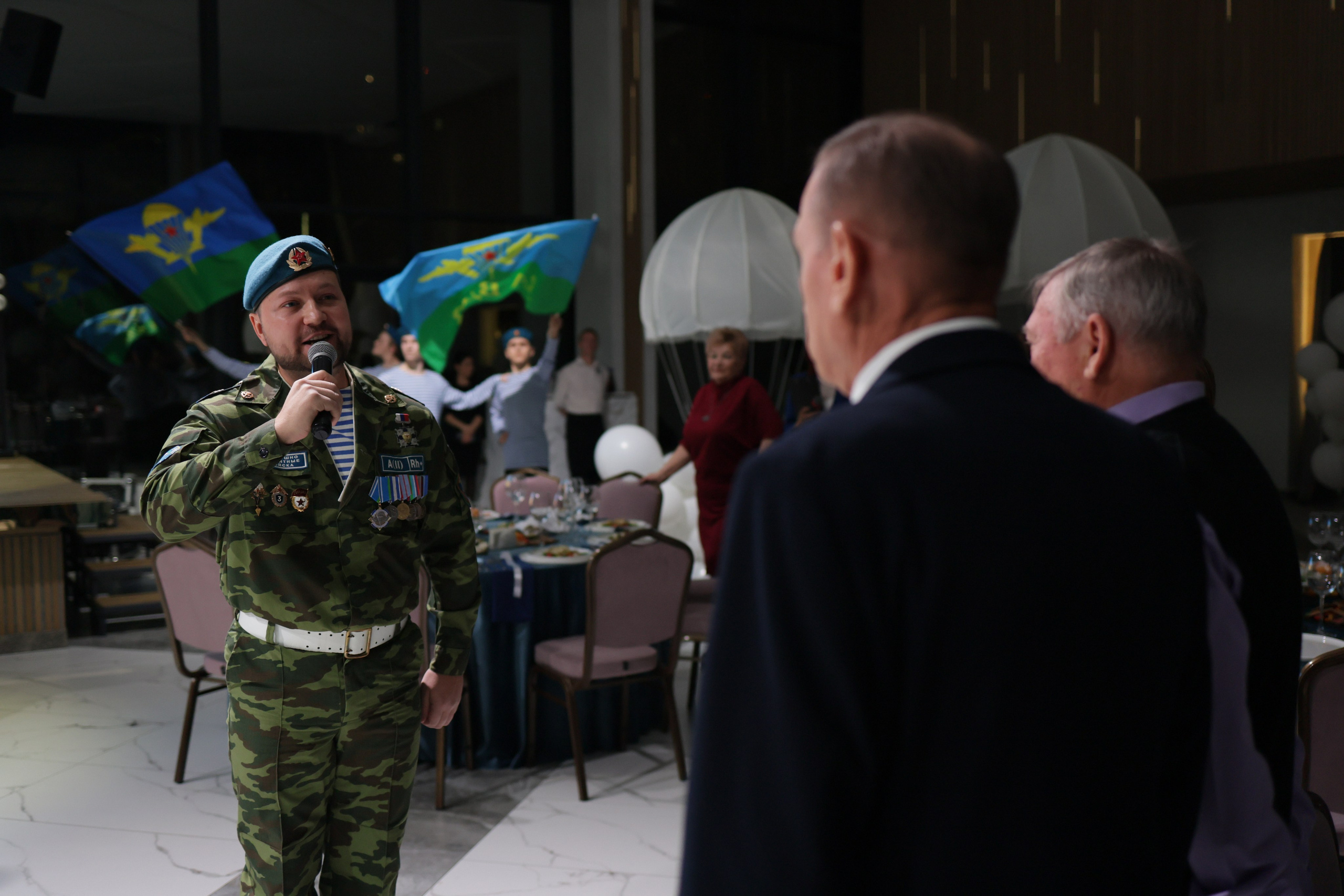 Прыжок длиною в жизнь. Фотограф свадебный, репортажный, индивидуальный, фото для маркетплейсов, брендов, автосалонов