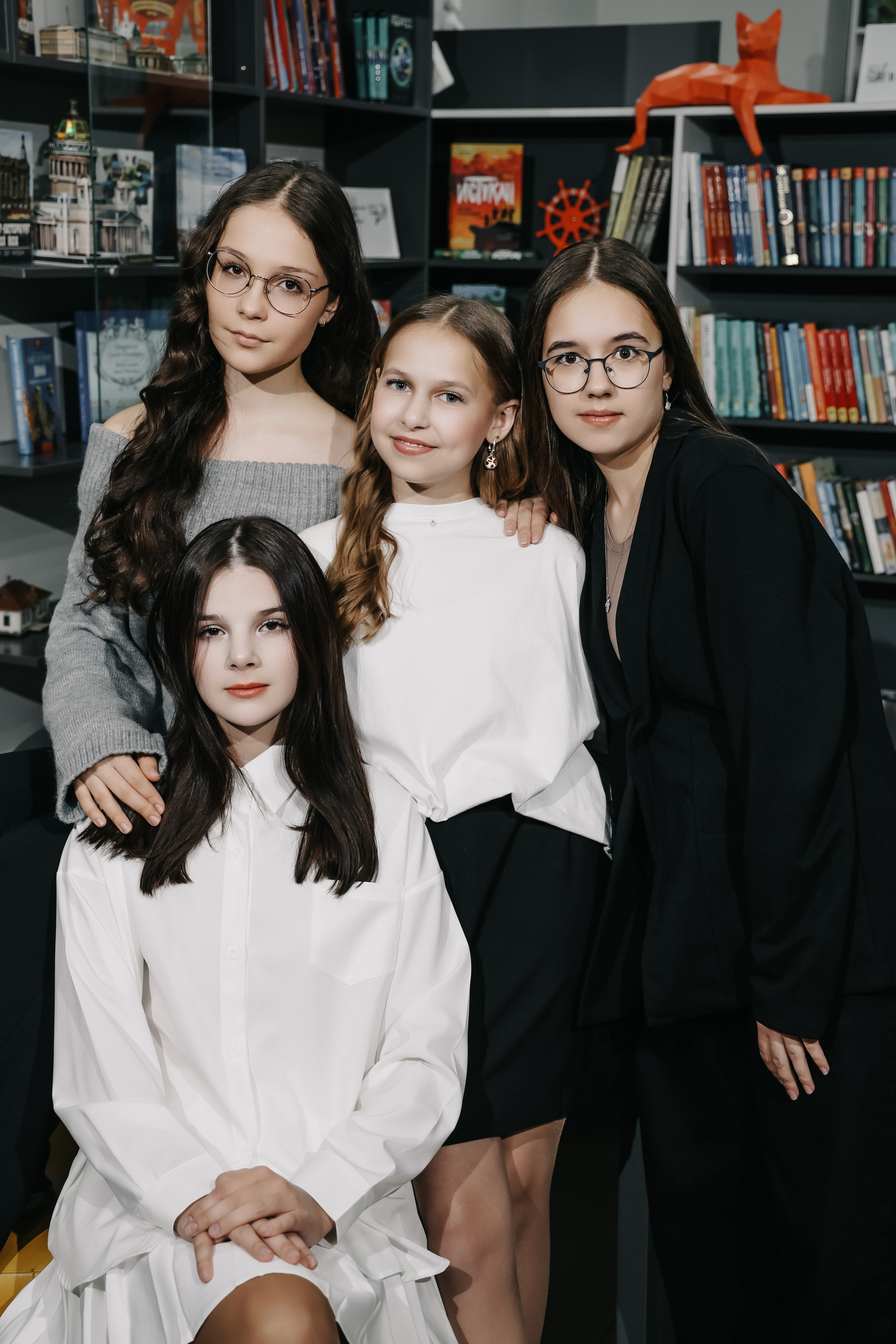 Школьные. Фотограф свадебный, репортажный, индивидуальный, фото для маркетплейсов, брендов, автосалонов