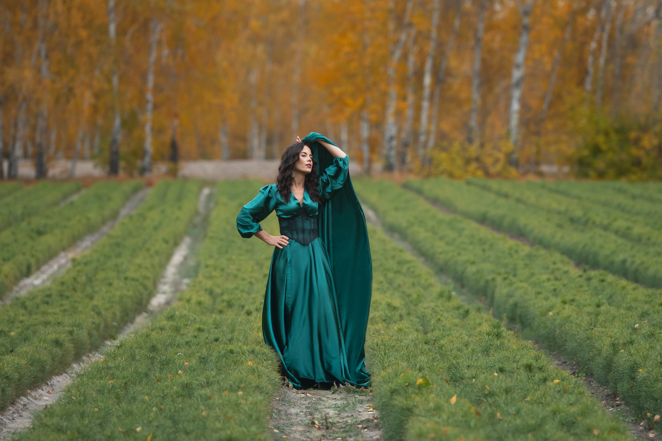 Татьяна, осенняя в платье с шлейфом. Belichev45foto.ru