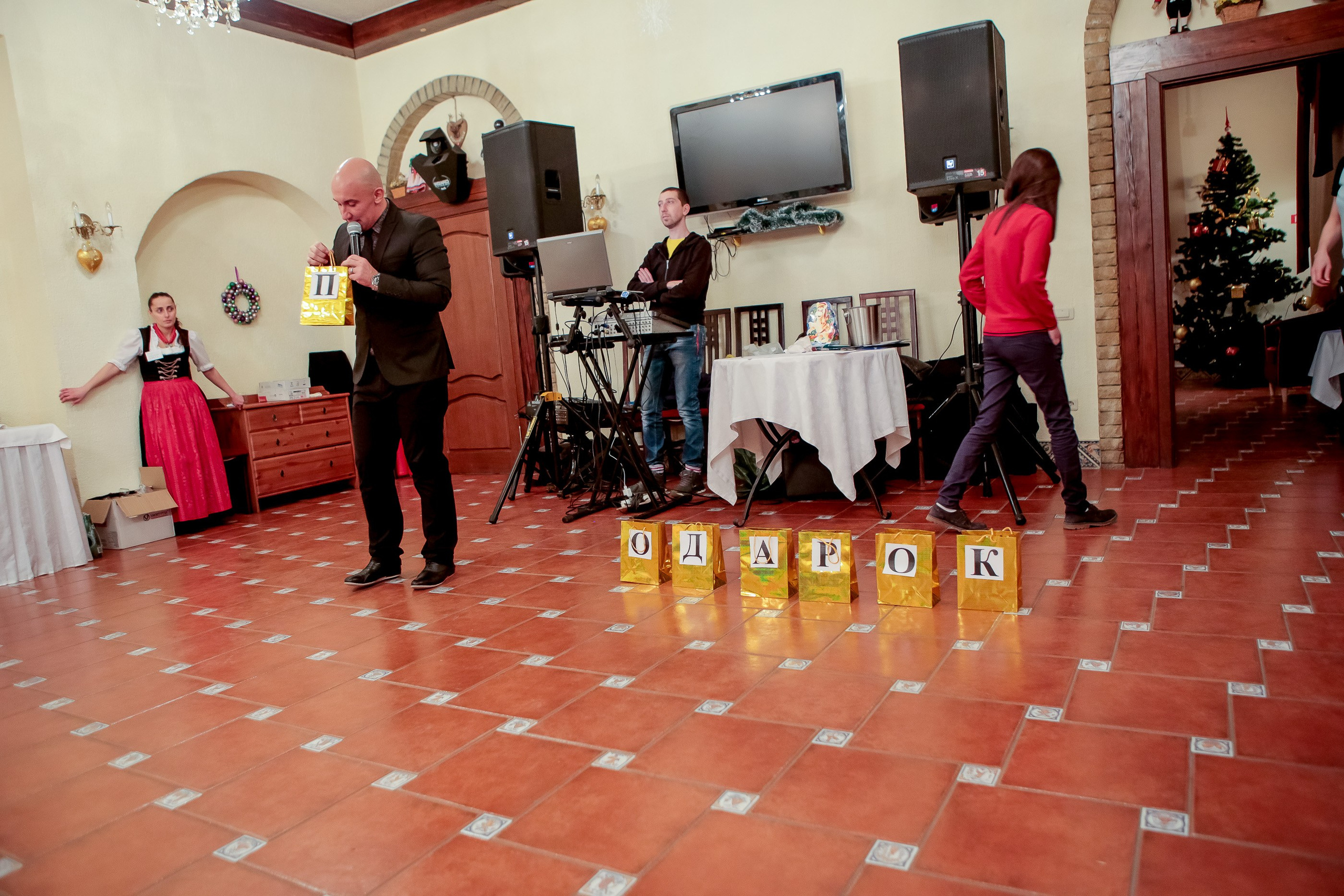 Корпоратив. Max Matvich and Victoria Basova are professionals in their field