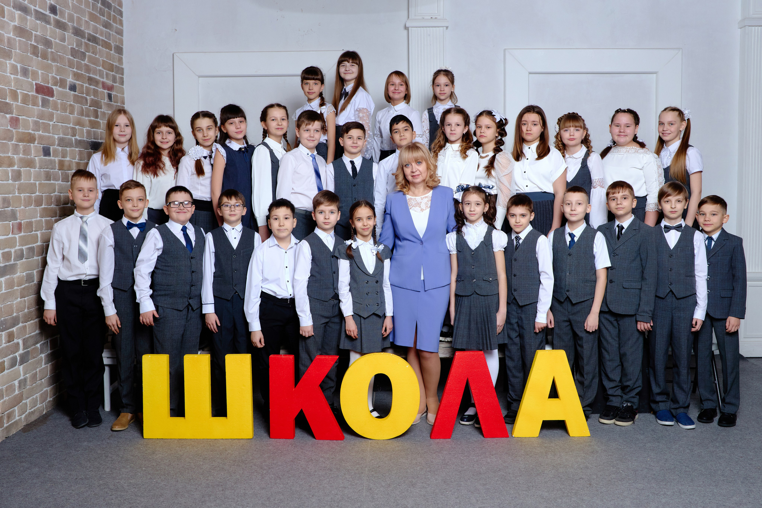 Сьемка групповых фото для выпускного альбома таганрог. Фотограф Выпускные альбомы Таганрог Сергей Коробченко