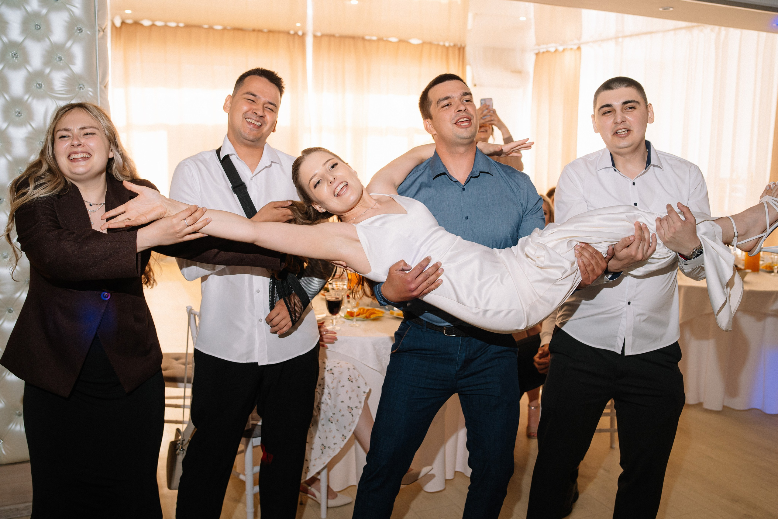 Анастасия и Роман — банкет Времена года. Репортажный (Event) фотограф в Барнауле | Даниил Маркин | Качество и вайб