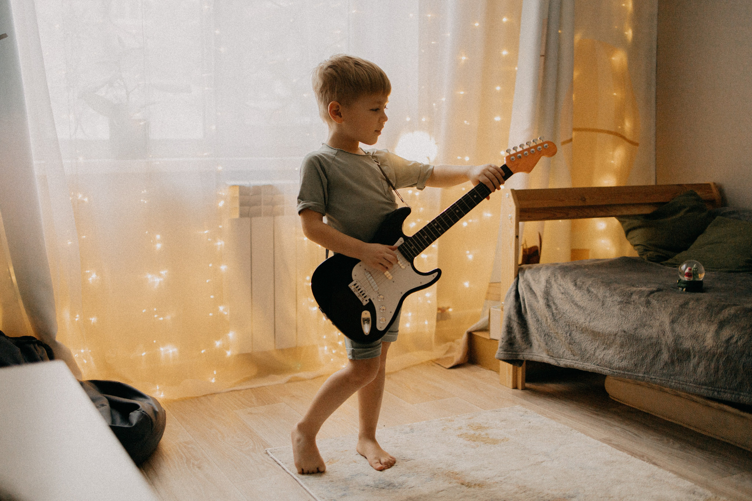 Пицца. Женя. Огоньки. Фотограф Настя Леонова