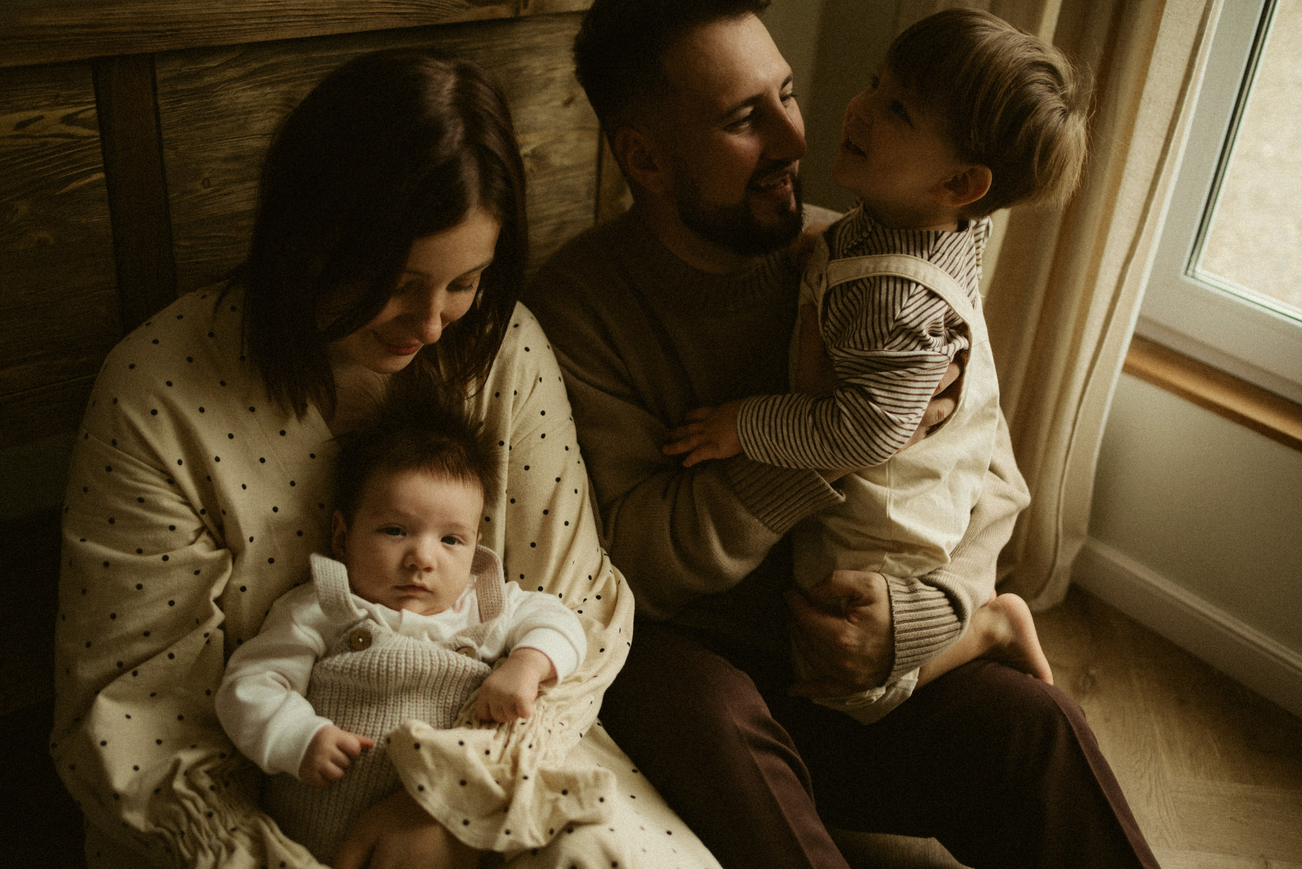 Семейная новогодняя фотосессия дома. Семейный фотограф в Краснодаре