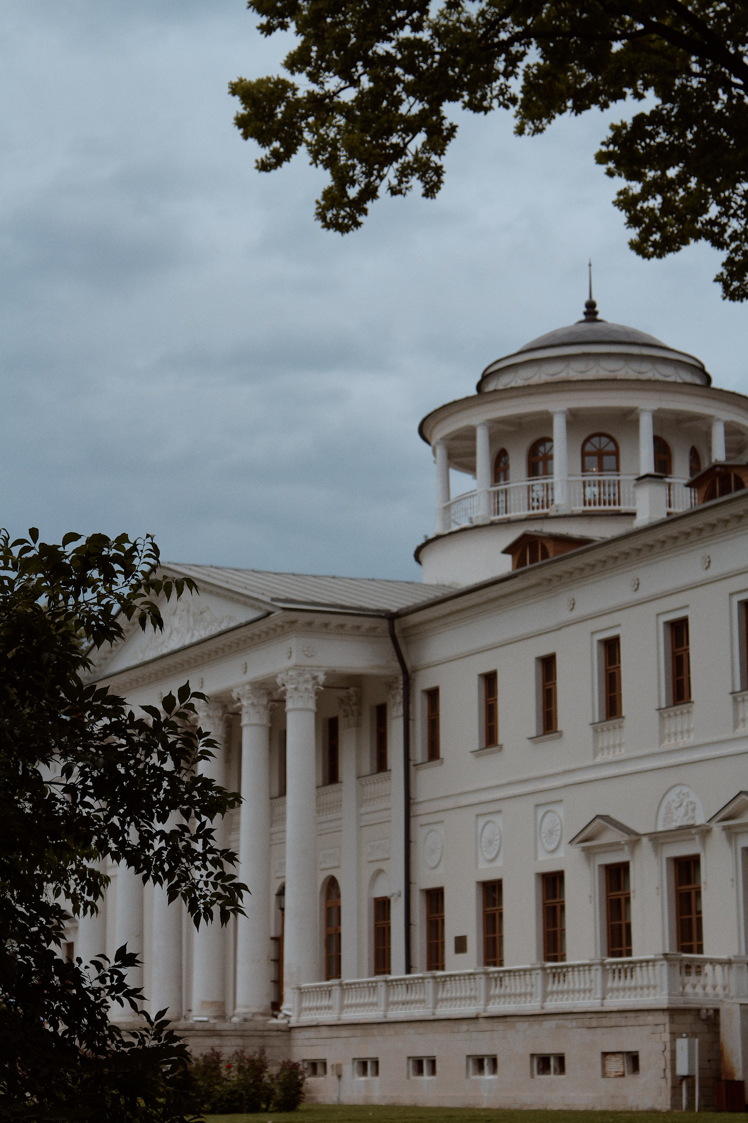 Юлия и Антон. Усадьба Остафьево. Фотограф лавстори Москва/МО Приятелева Ангелина