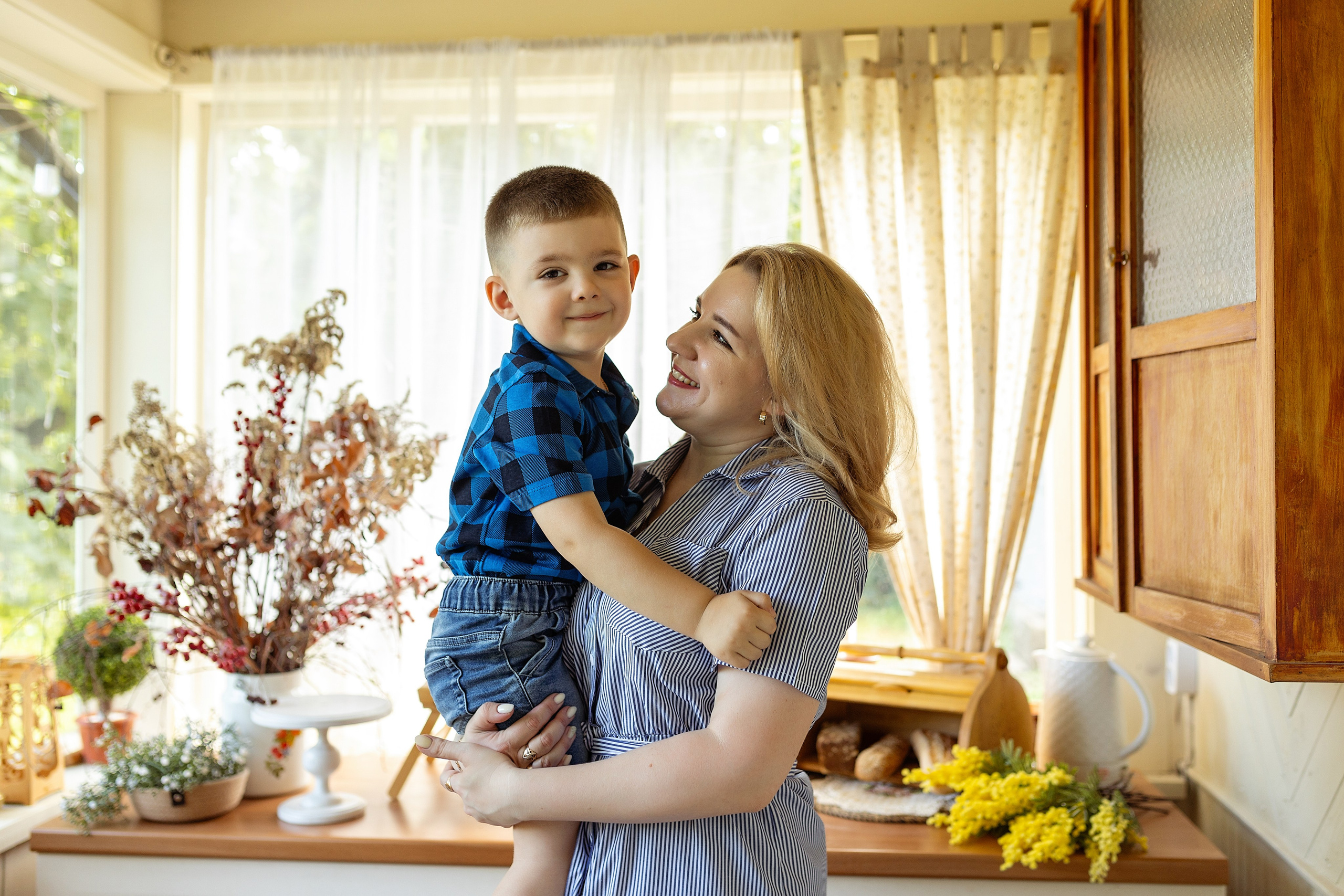 Семейная фотосессия на фотодаче в Купавне. Фотограф в Железнодорожном и Балашихе