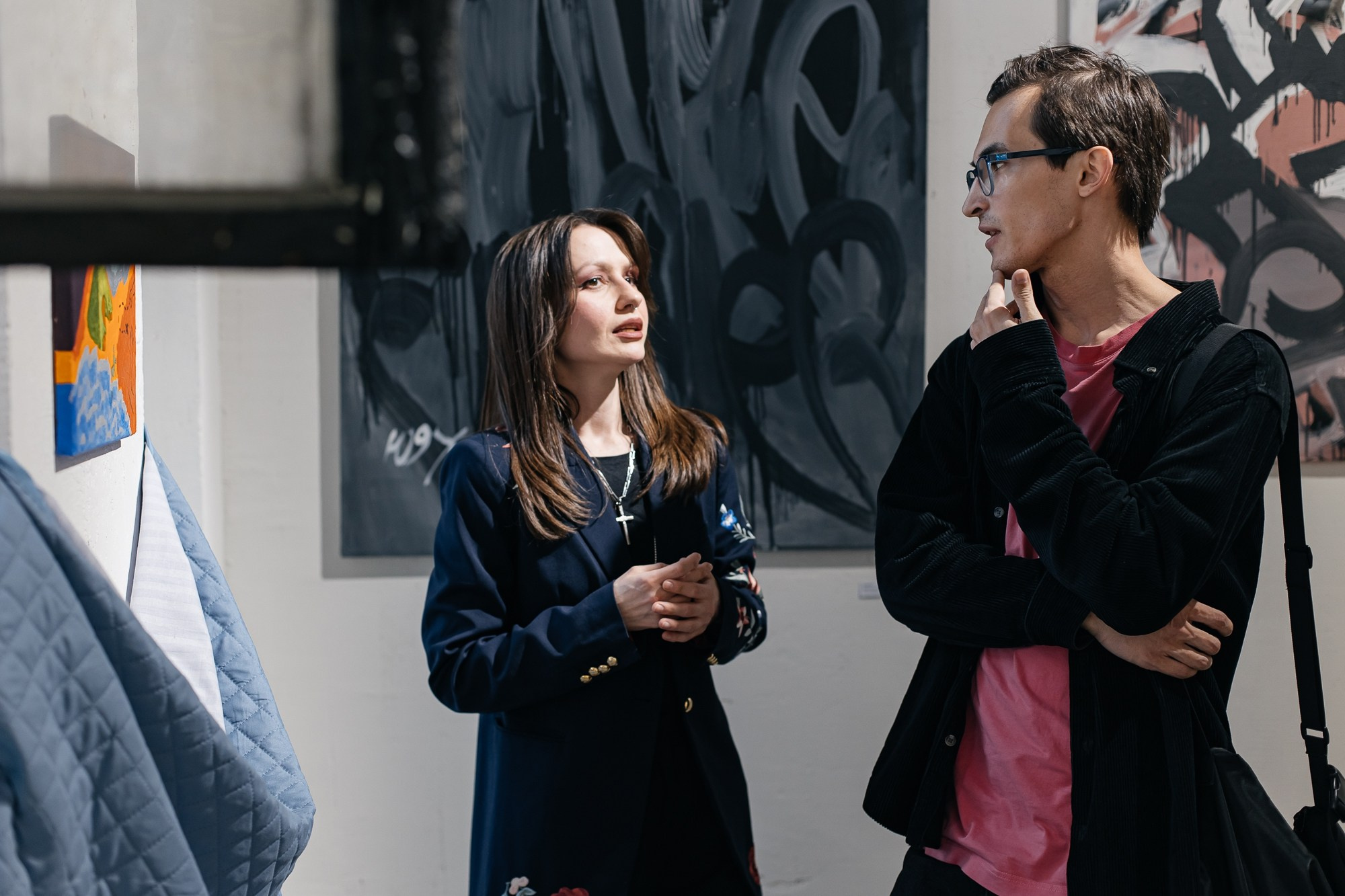 IZZI ROOM | Открытие выставки | май 2025. Репортажный фотограф в Санкт-Петербурге СПБ Алиса Ческидова на ваше мероприятие