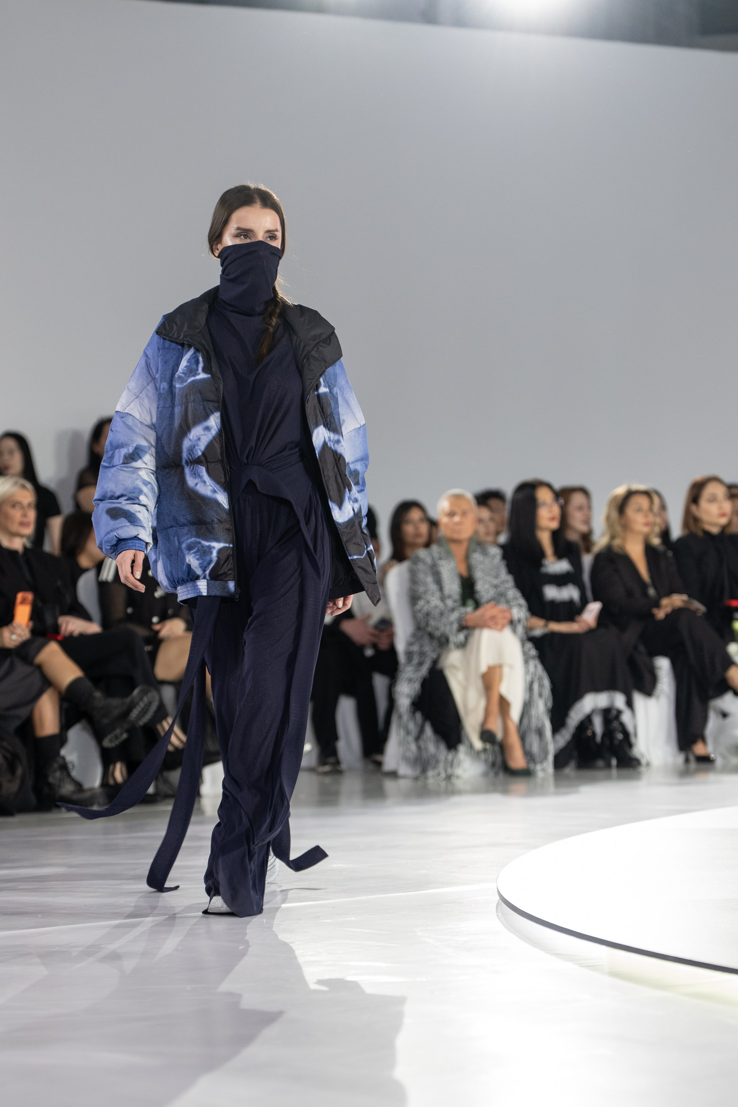 Брэнд Yang Lain. Сайт Алматинского НЮ АРТ, будуар и фэшн фотографа Дениса Карпенко