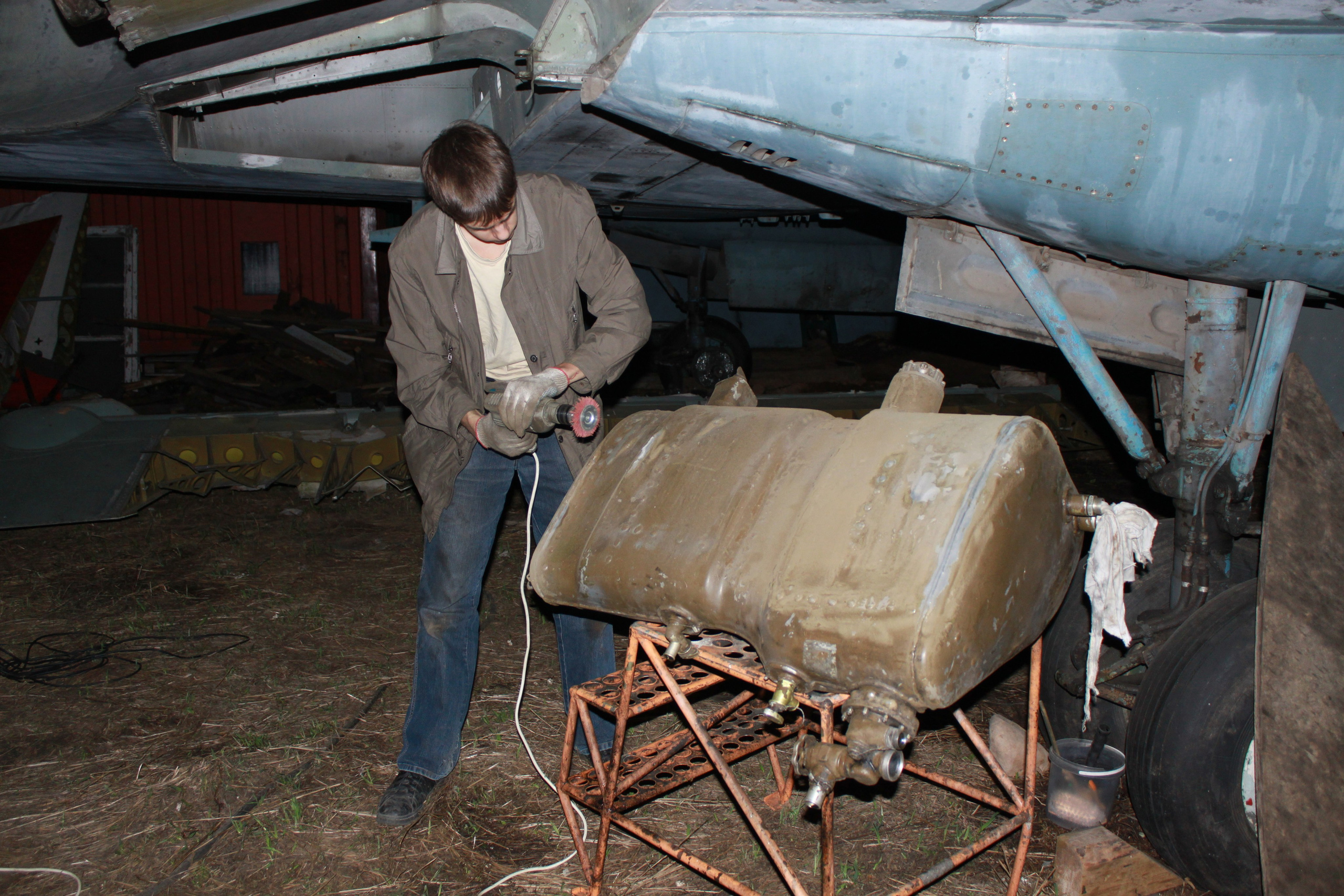 Ил-14Т «Голубая Мечта» работы в Тушино (2011 г.). Фотоальбом показывающий увлекательный мир авиации и мир медведей Андрея Иванова