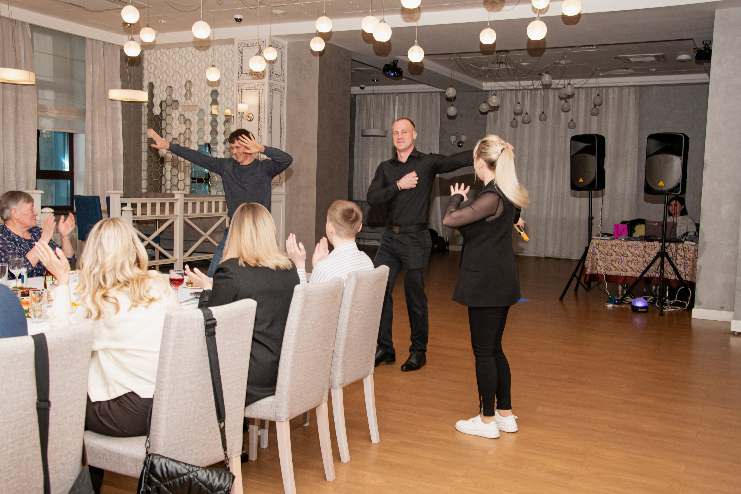 Корпоративные, Юбилейные, выпускные (школа, садик)фотосессии. Фотография — это миг, который фиксирует вечность