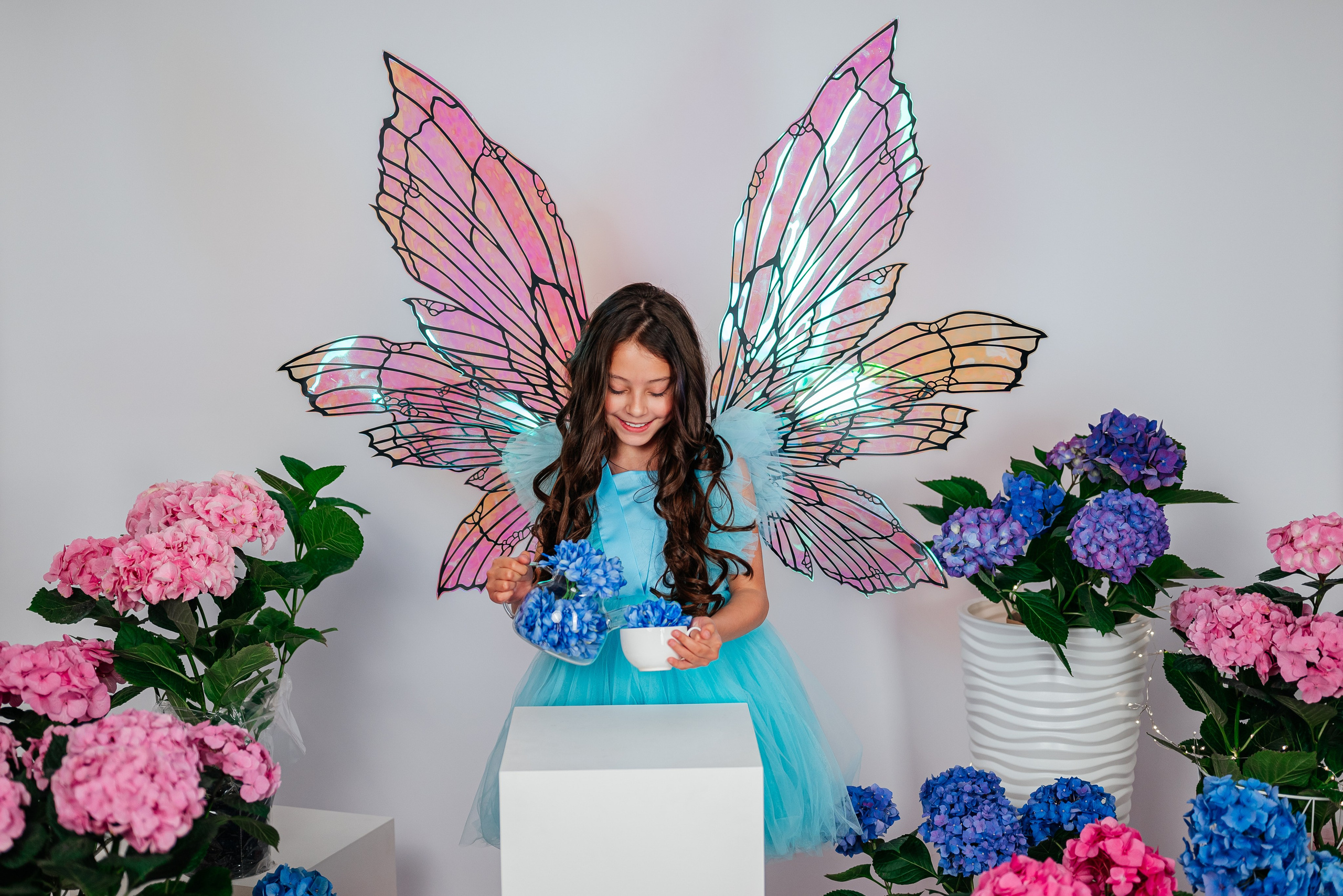 Вероника и гортензии. Семейный фотограф в Краснодаре