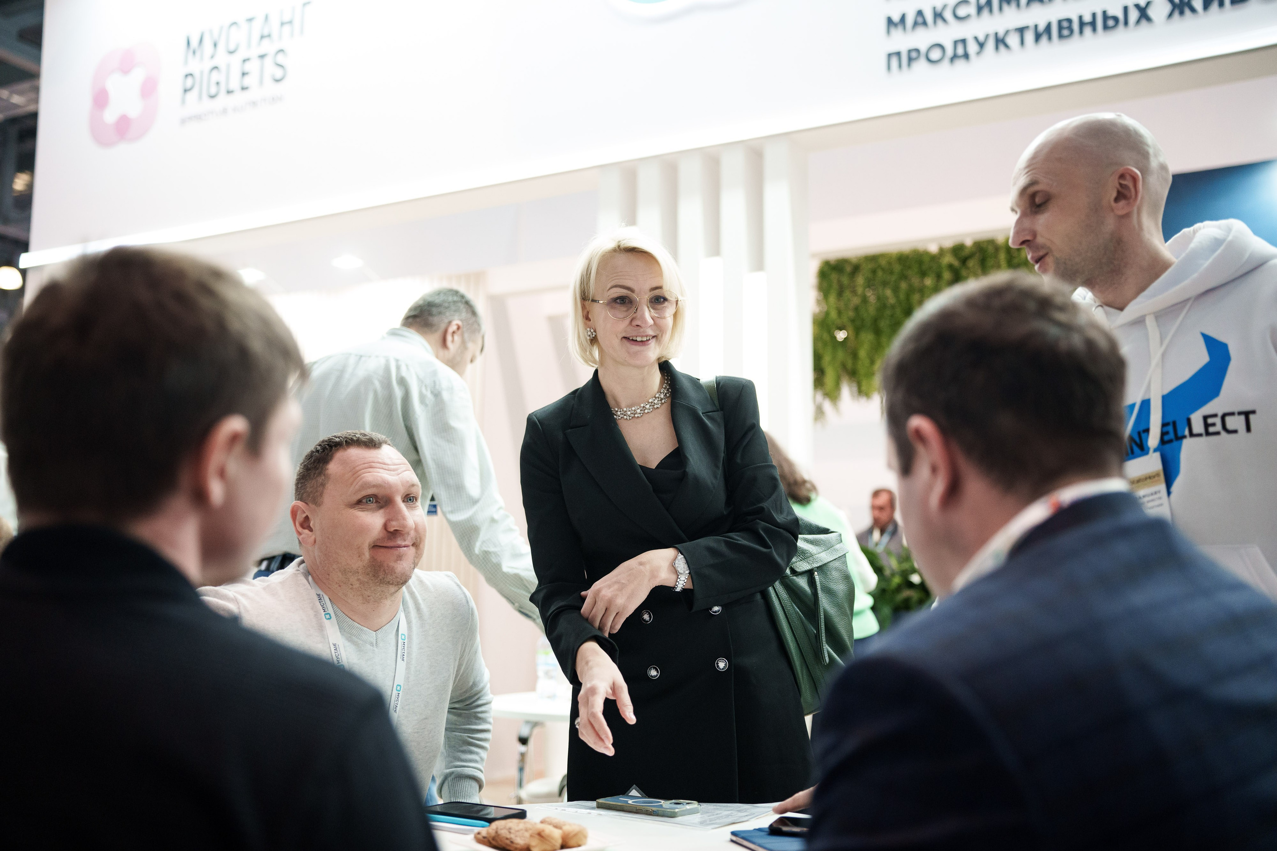 Стенд компании «Мустанг» на выставке Агрос-2024. Репортажный фотограф Сергей Сажин г. Ярославль