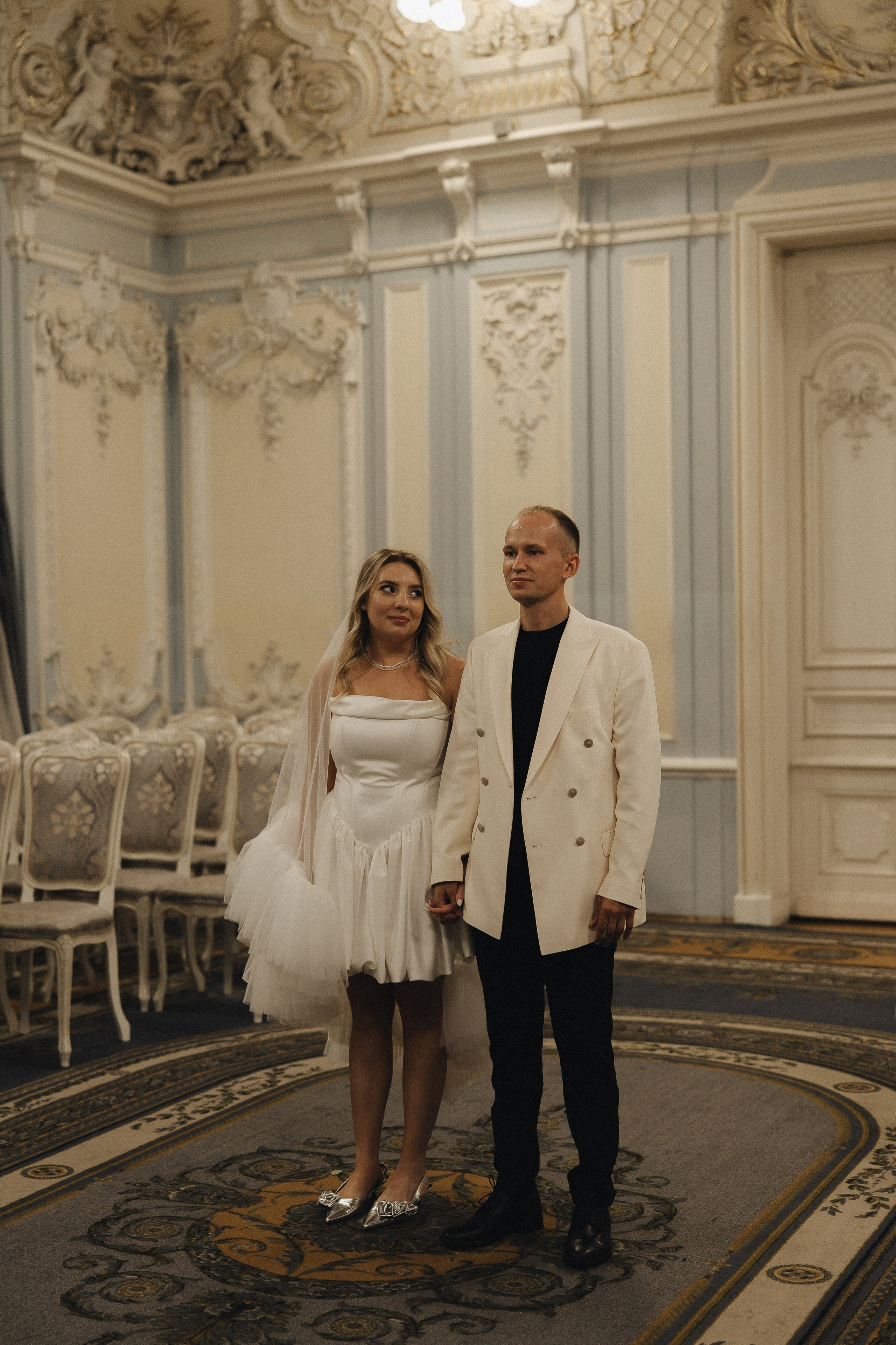 Когда я впервые увидел тебя, этот смех, ты мне напомнила по-моему сразу всех. Свадебный фотограф в Санкт-Петербурге Баженова Алина