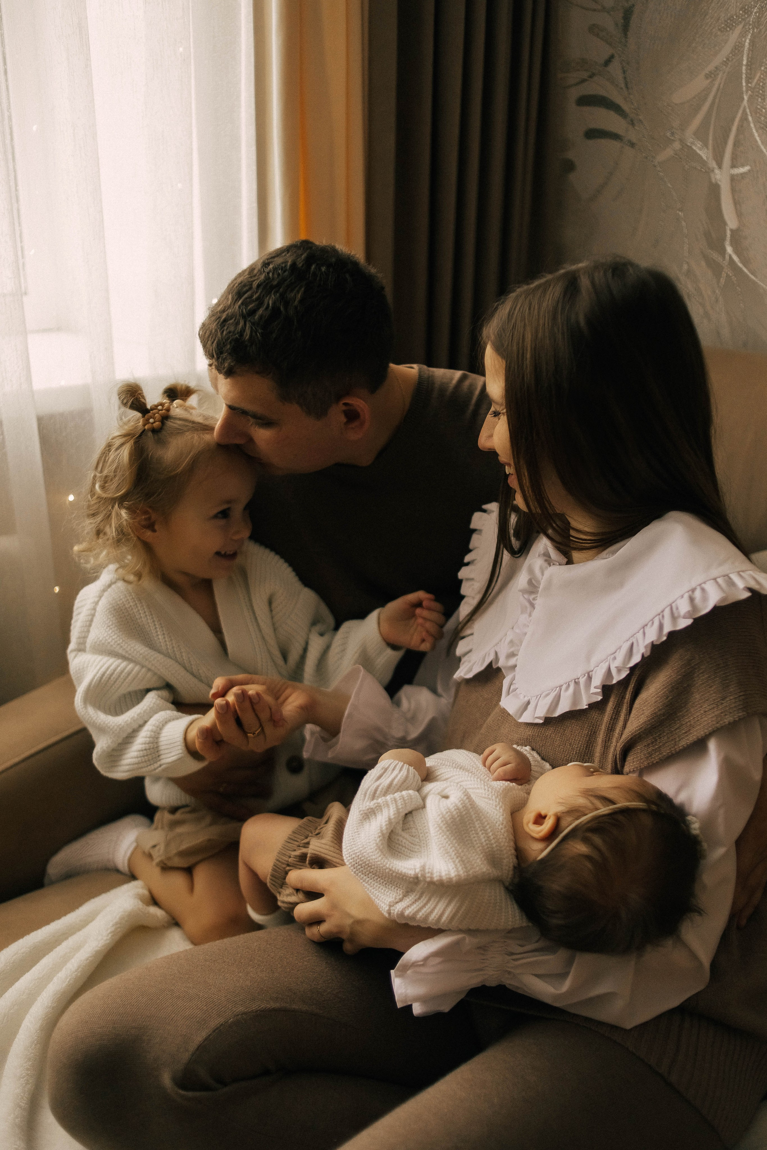 Анастасия, Андрей, Ариша и Анюта. Главная