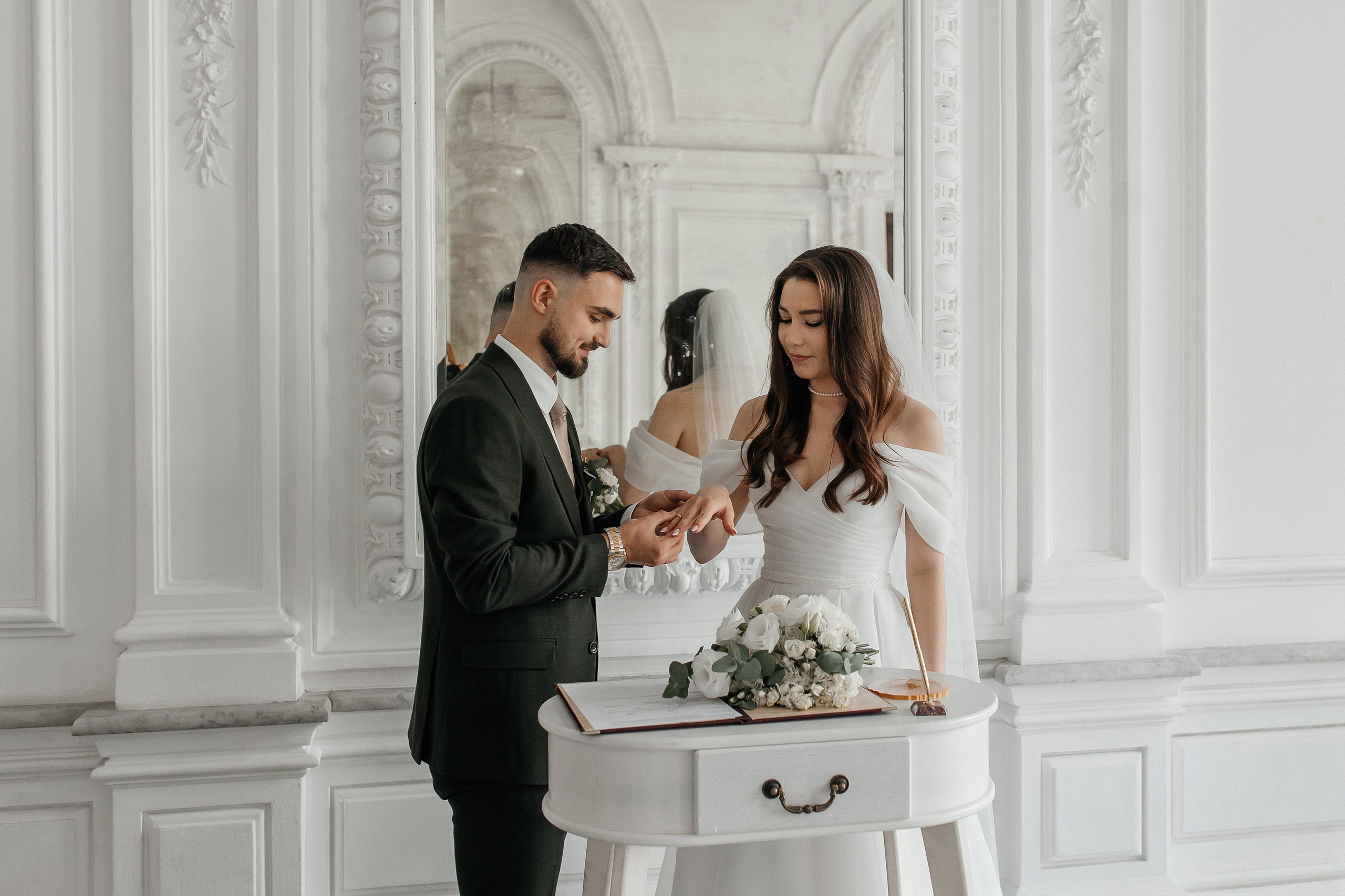 Выездная регистрация брака в Особняке Спиридонова. Свадебный фотограф в Москве Дарья Олендарёва
