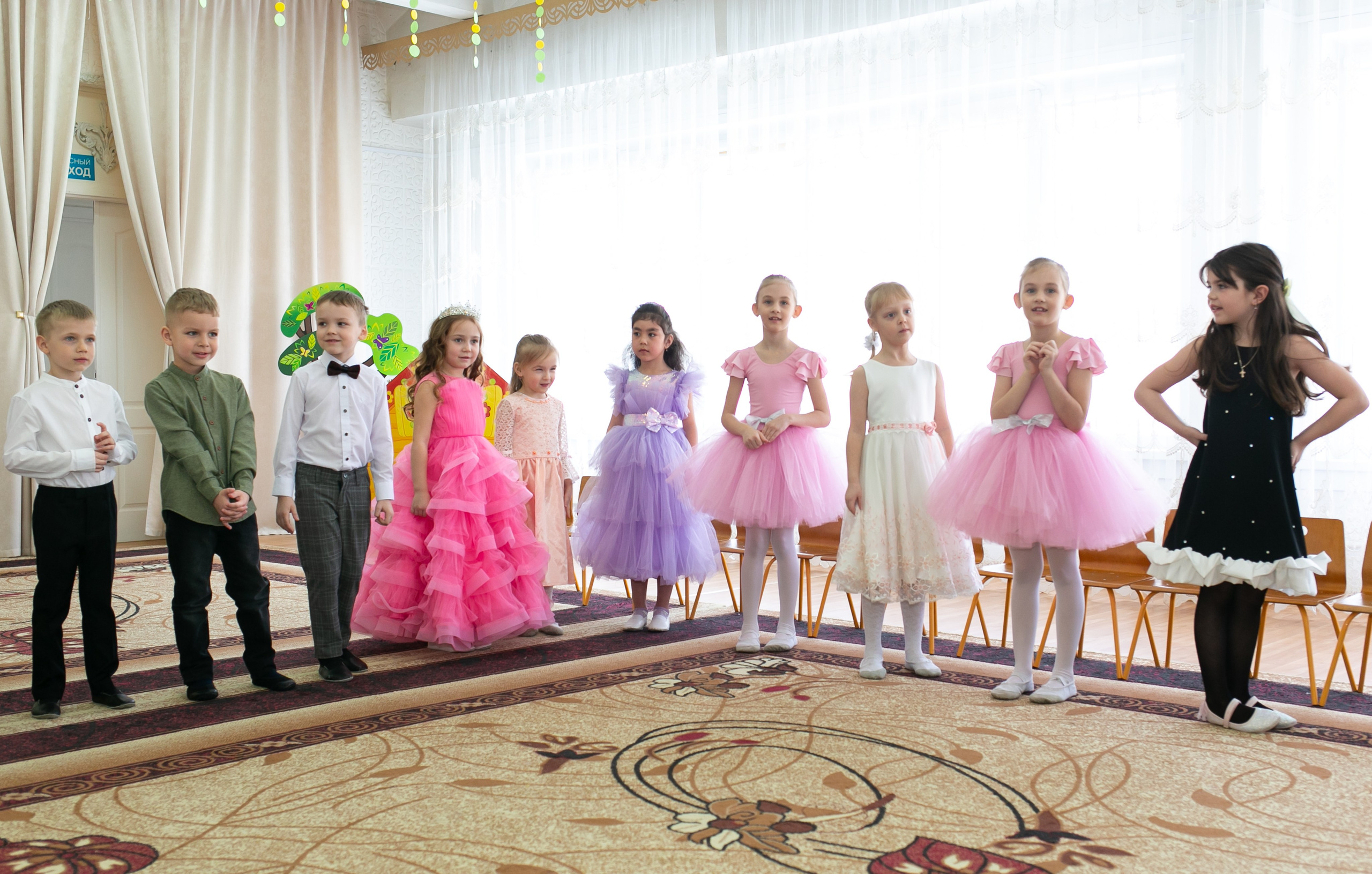 Выпускные и Утренники. Фотограф новорожденных и семейный фотограф НСО г. Бердск Марина Львова