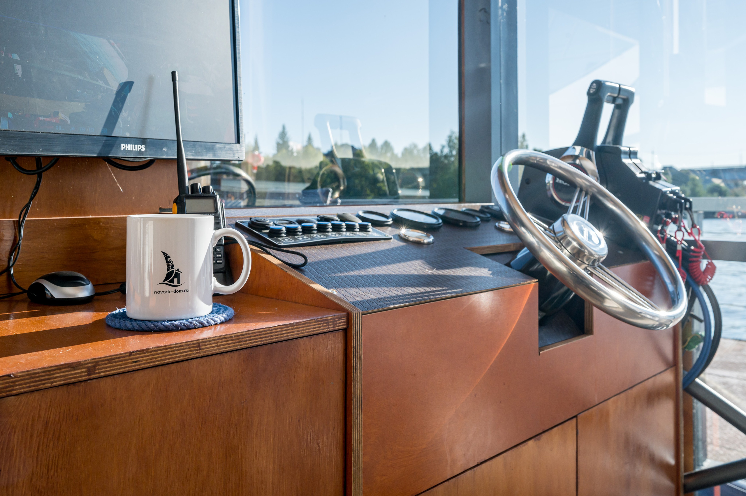 Хаусботы для вечеринок и бизнес-встреч. Интерьерный Фотограф Москва Криста FLY Труфанова