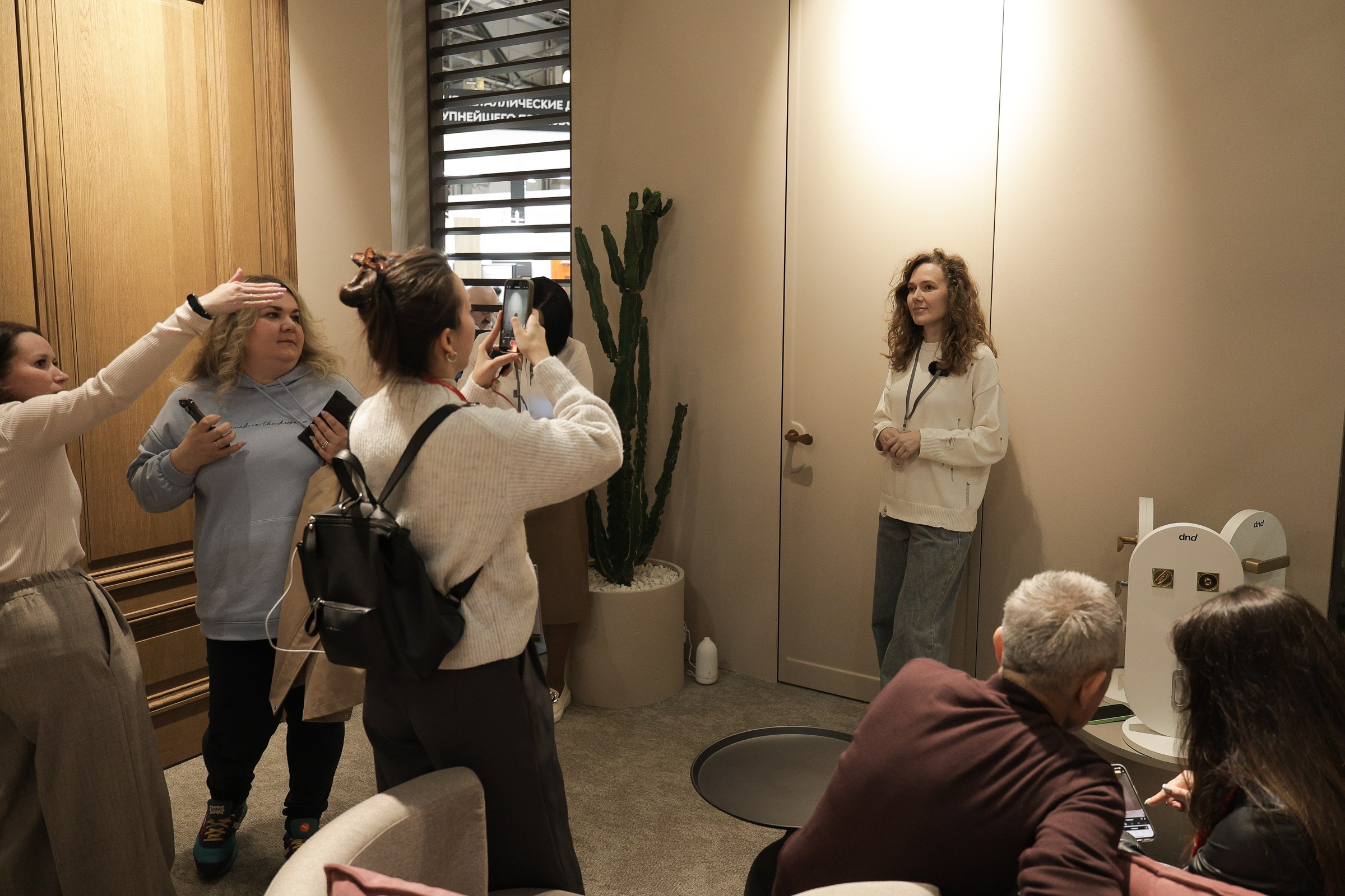 /РЕПОРТАЖ/ Выставка МосБилд. 2024. Свадебный фотограф Великий Новгород Станислав Кособудский