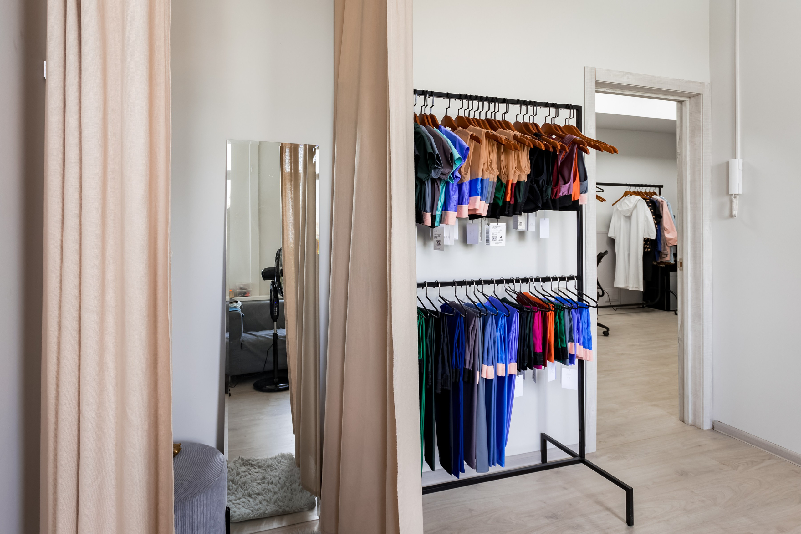 Интернет-магазин женской спортивной одежды Zojj. Интерьеры, Контент, Портреты | Фотограф в Москве Дани Терно