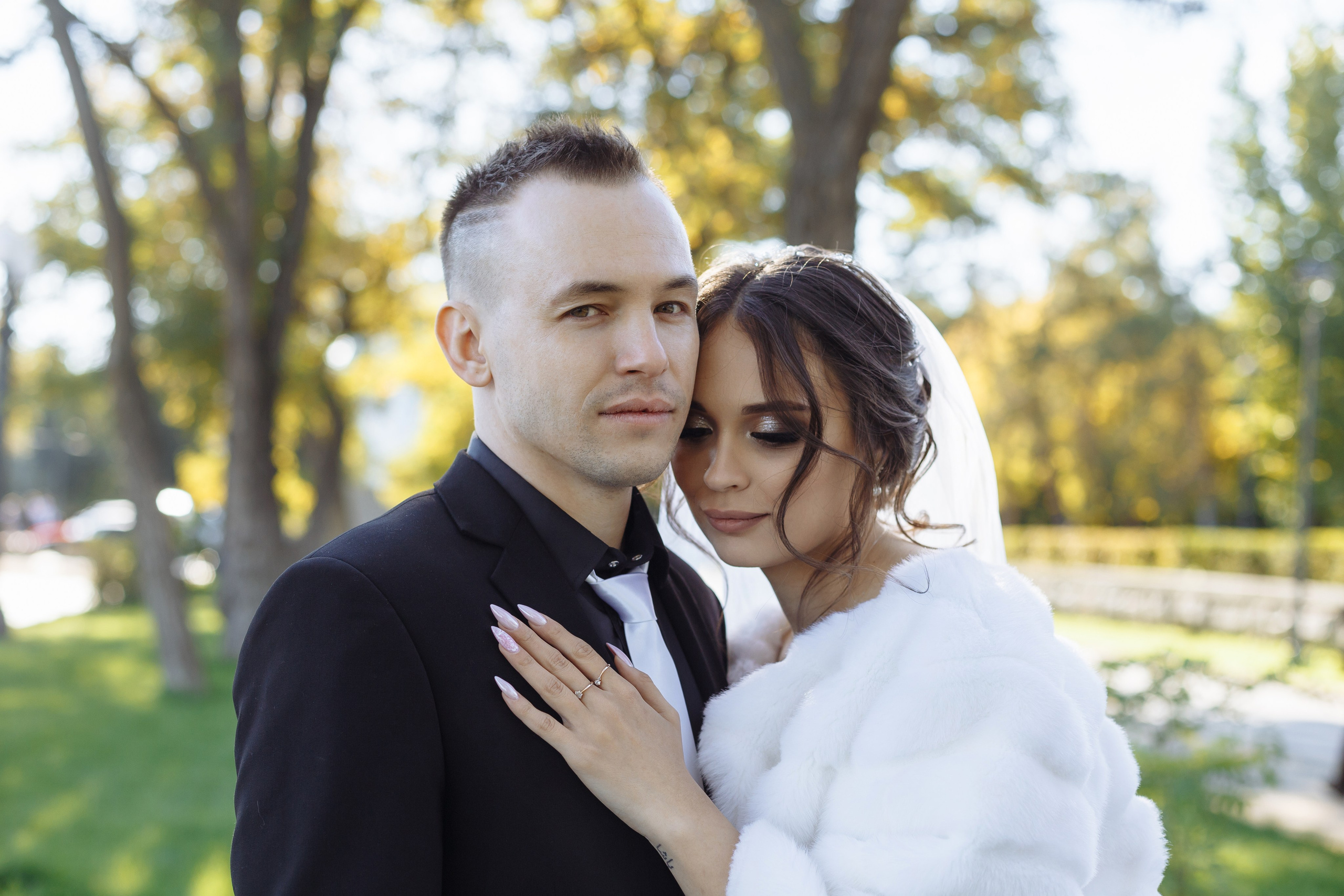 Павел, Мария — фотографии в студии и парке. Событийный фотограф Максим Бескоровайновнов