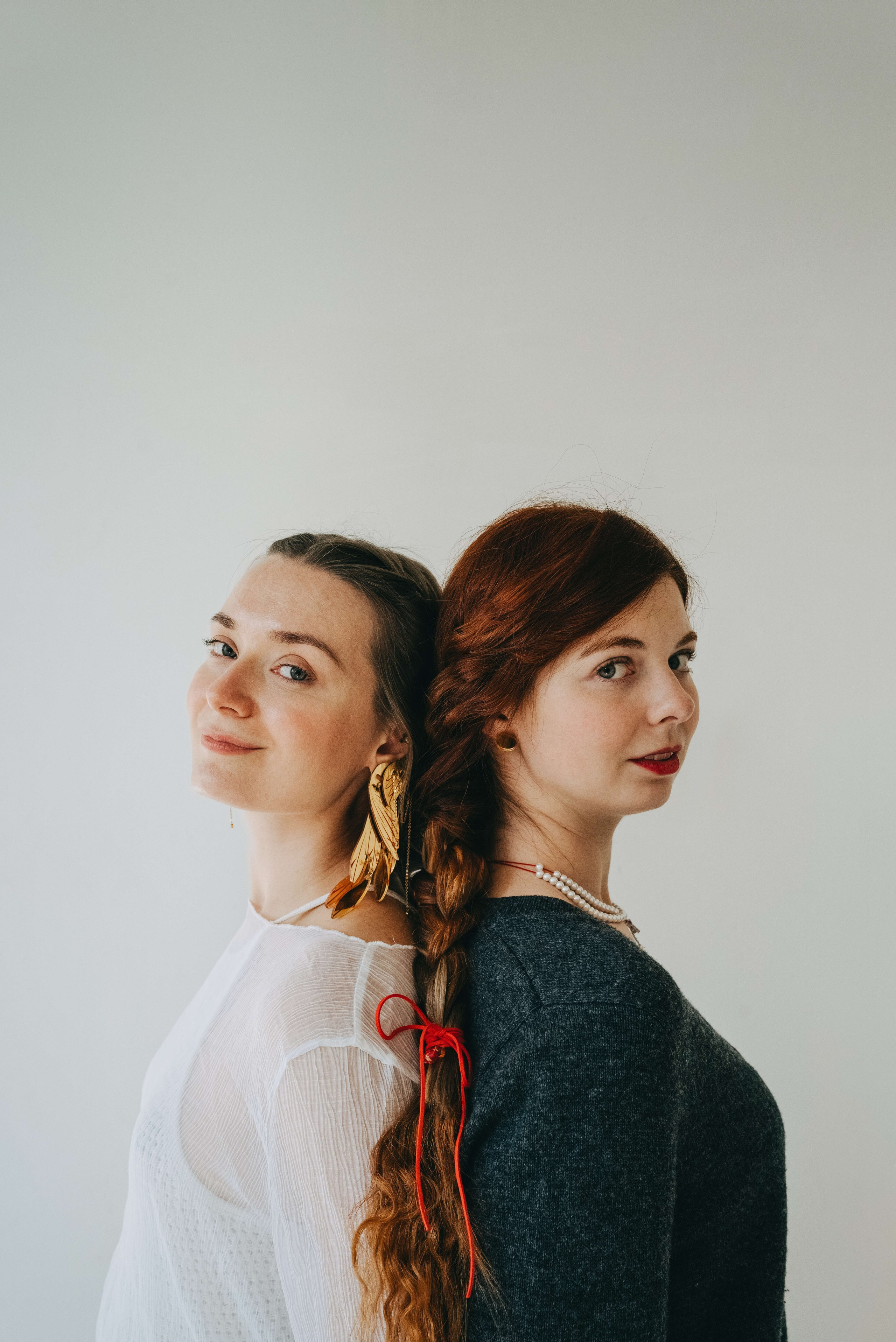 Съемка для бренда украшений в славянском стиле. Портретный и свадебный фотограф в Тбилиси • xeniqo