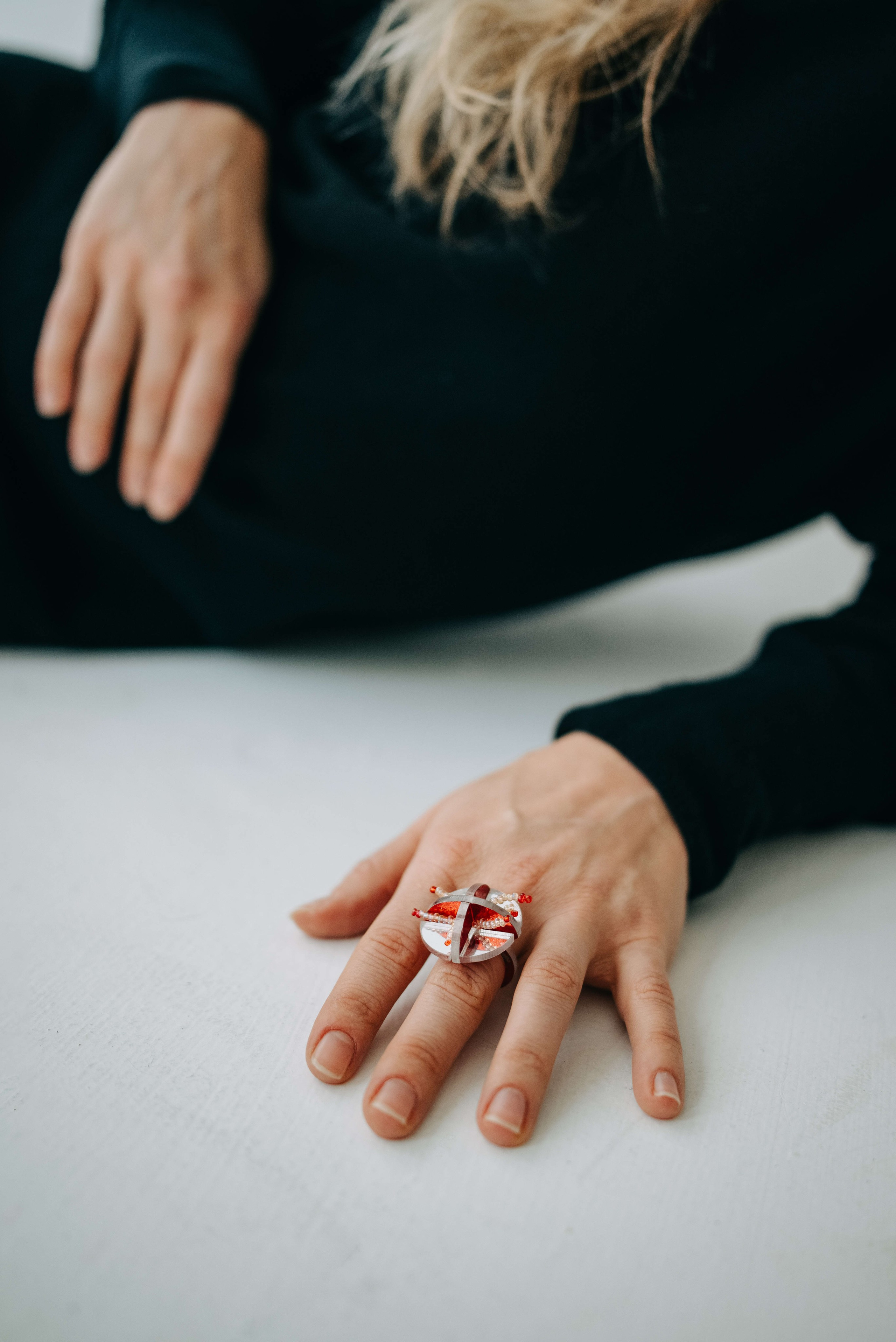 Съемка для бренда украшений в славянском стиле. Портретный и свадебный фотограф в Тбилиси • xeniqo